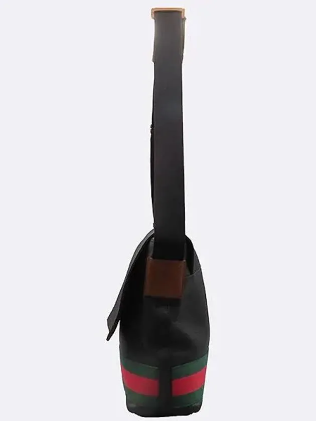 281421 Crossbody Bag