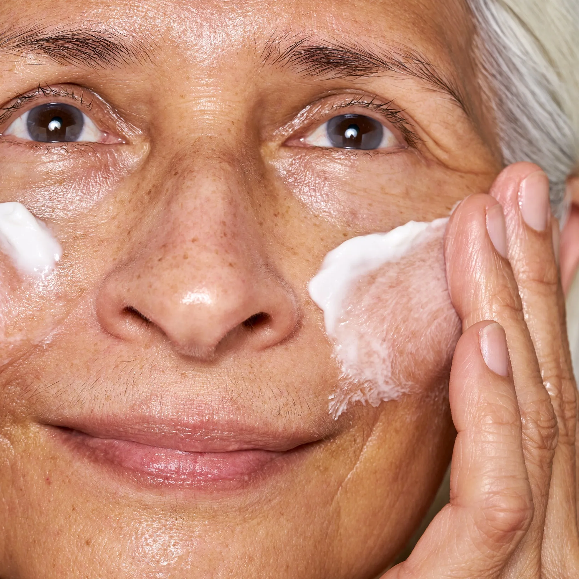 a tinted moisturizer,bubble moisturizer