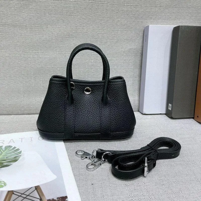 Alexel Pebbled Leather Shoulder Bag With Shoulder Strap, Designer Bag, Italian Leather Party Bag, Classic Tote Bag, Bucket Bag, Must-have Leather Bag, Gift for Her