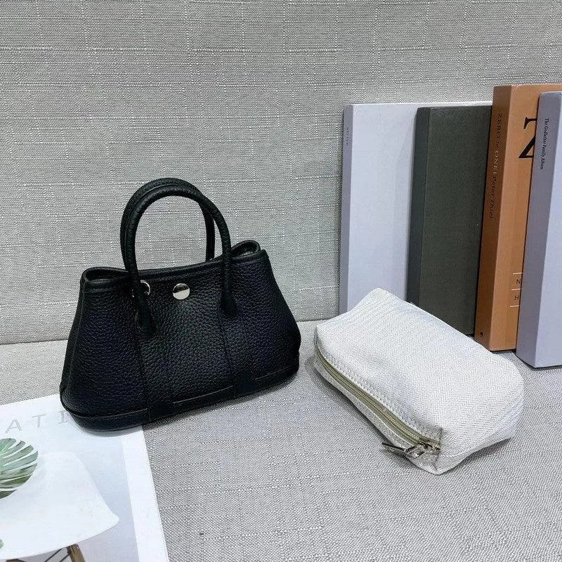 Alexel Pebbled Leather Shoulder Bag With Shoulder Strap, Designer Bag, Italian Leather Party Bag, Classic Tote Bag, Bucket Bag, Must-have Leather Bag, Gift for Her