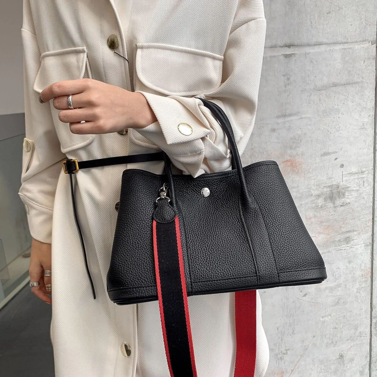 Alexel Pebbled Leather Shoulder Bag With Shoulder Strap, Designer Bag, Italian Leather Party Bag, Classic Tote Bag, Bucket Bag, Must-have Leather Bag, Gift for Her
