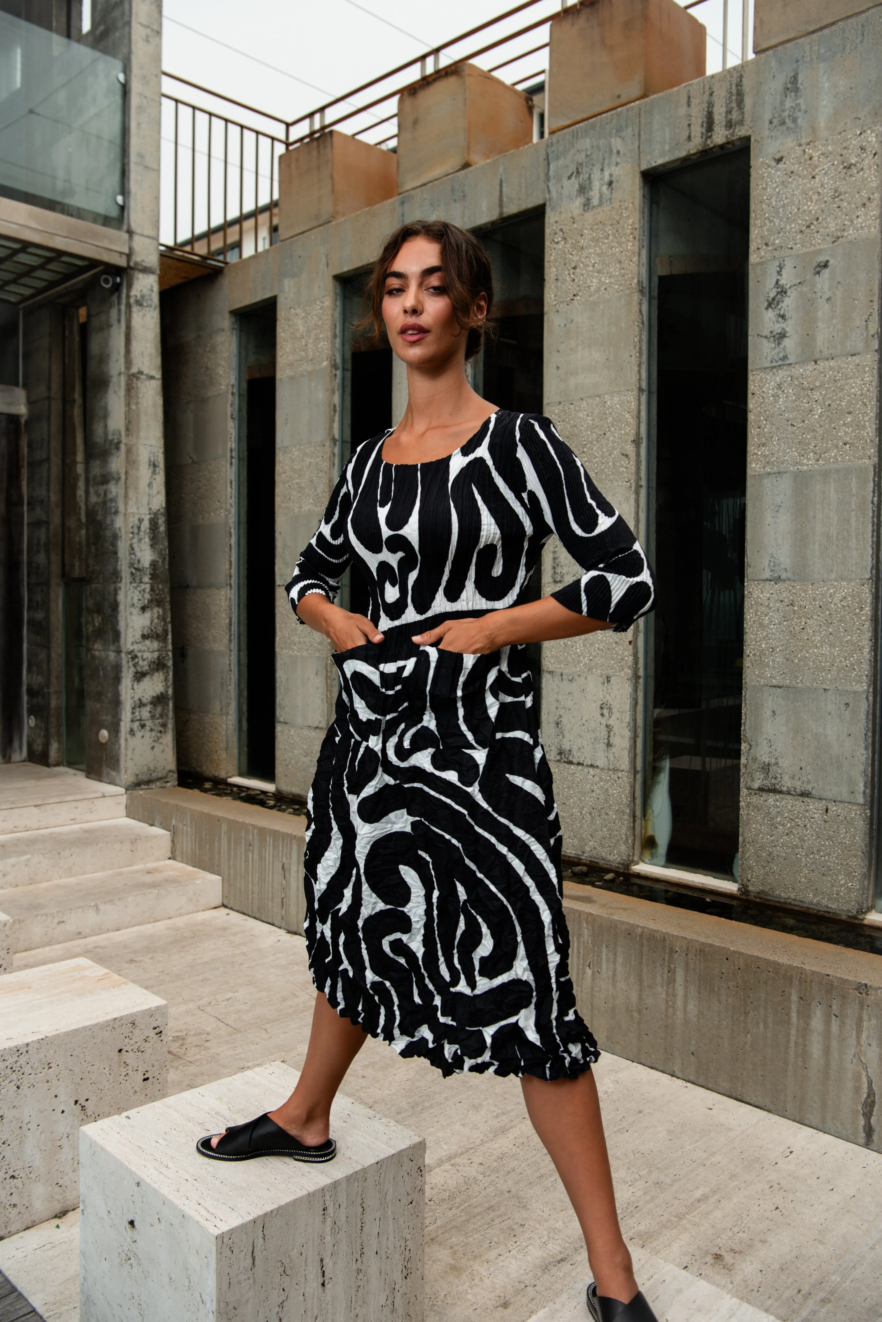 Alquema - ADC544-BWS 3/4 Sleeve Smash Pocket Dress