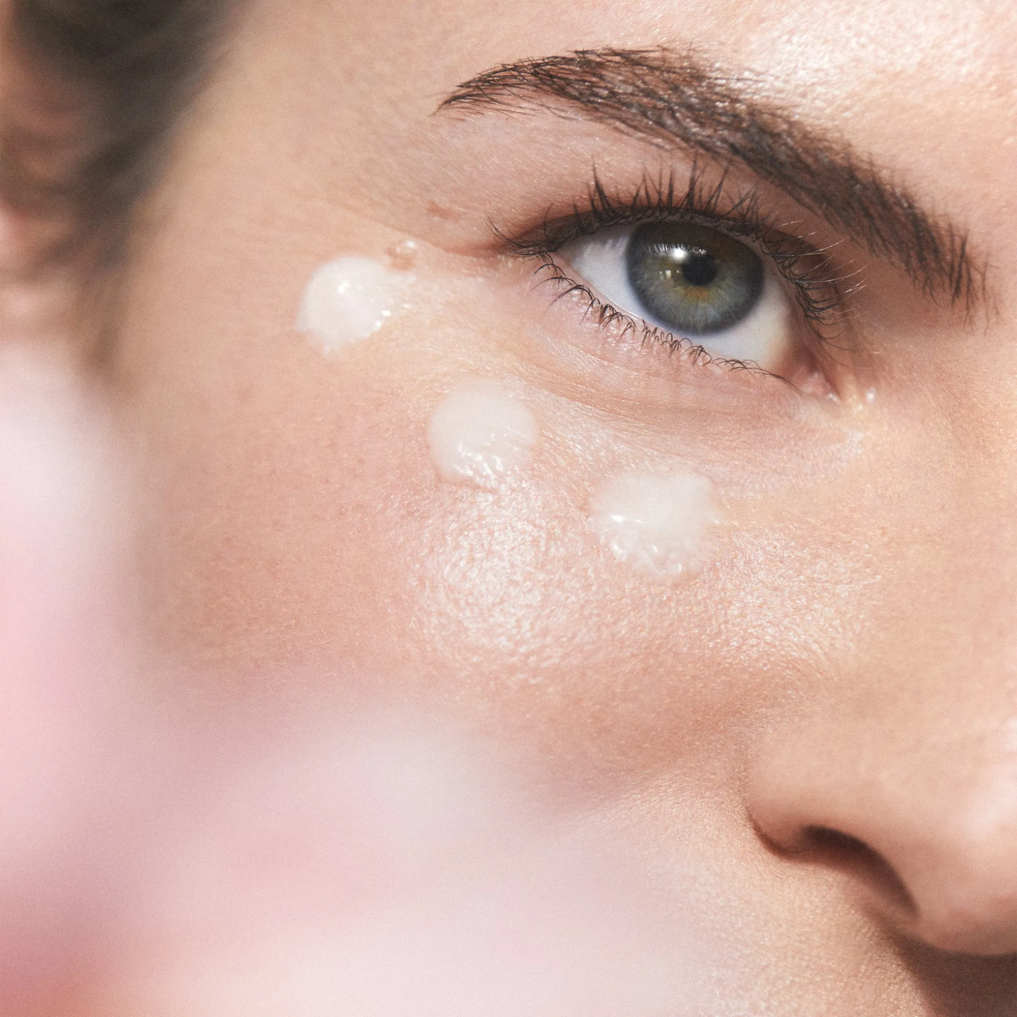 a tinted moisturizer,bubble moisturizer