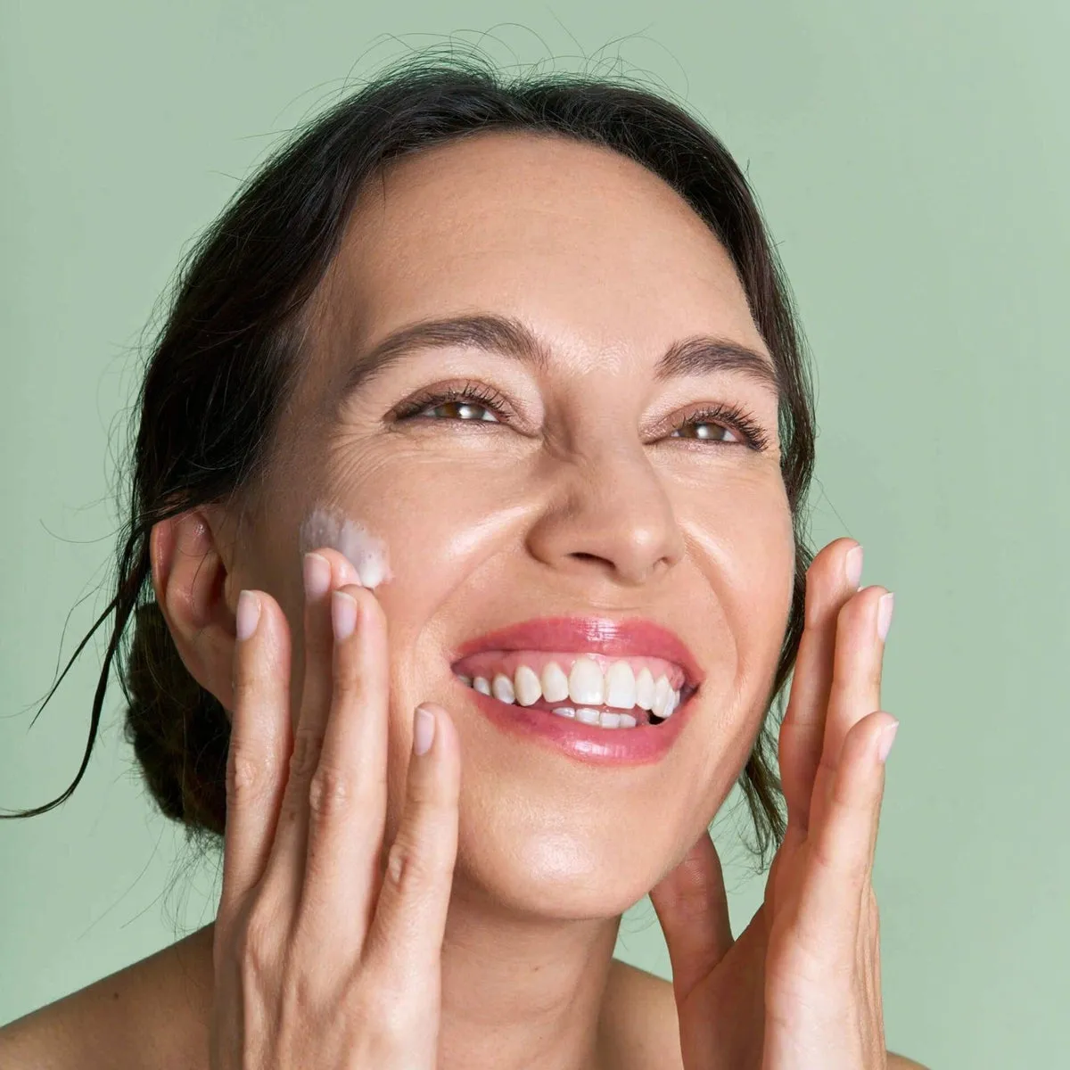 a tinted moisturizer,bubble moisturizer