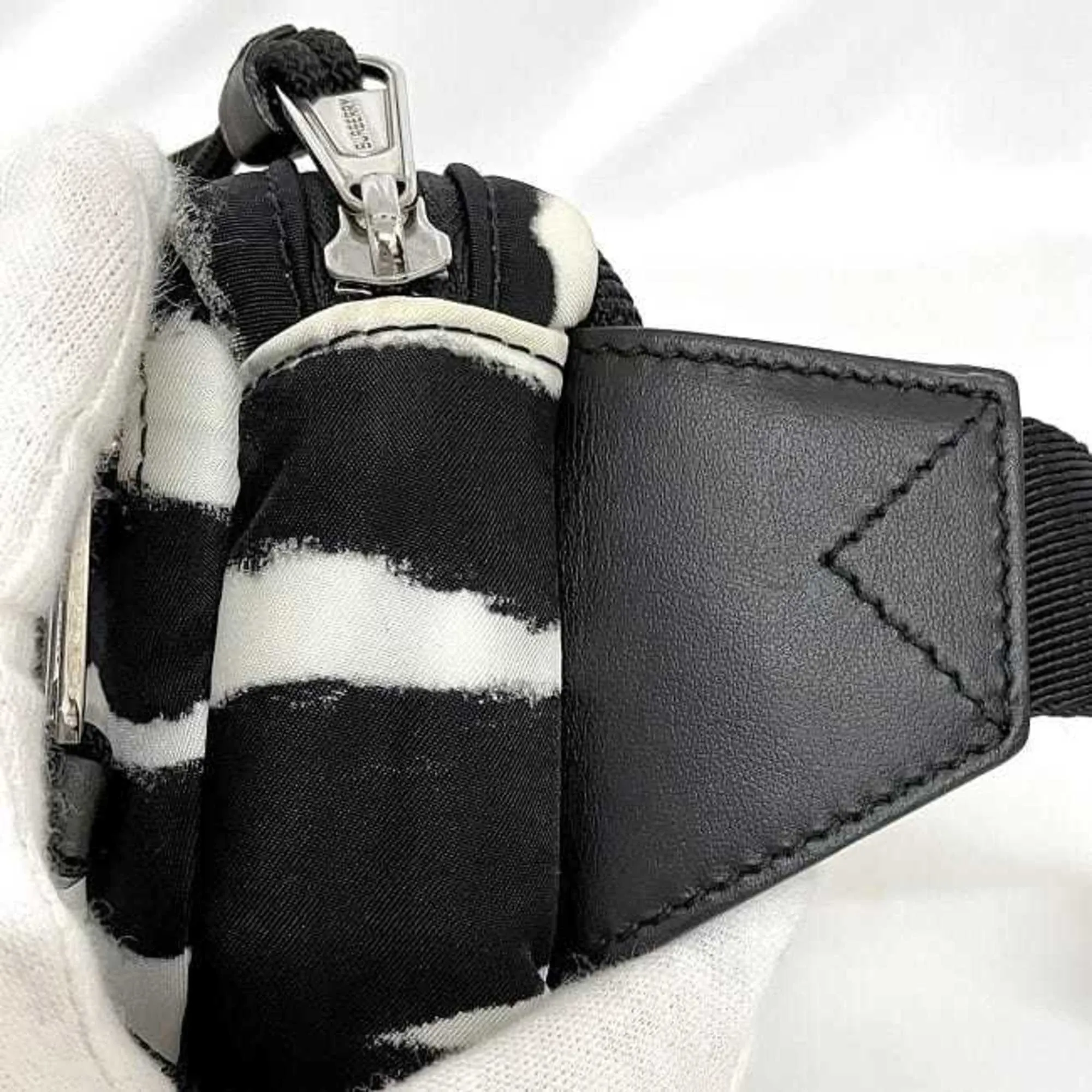 Burberry  Nylon Leather Shoulder Bag Sling Bag (Pre-Owned)