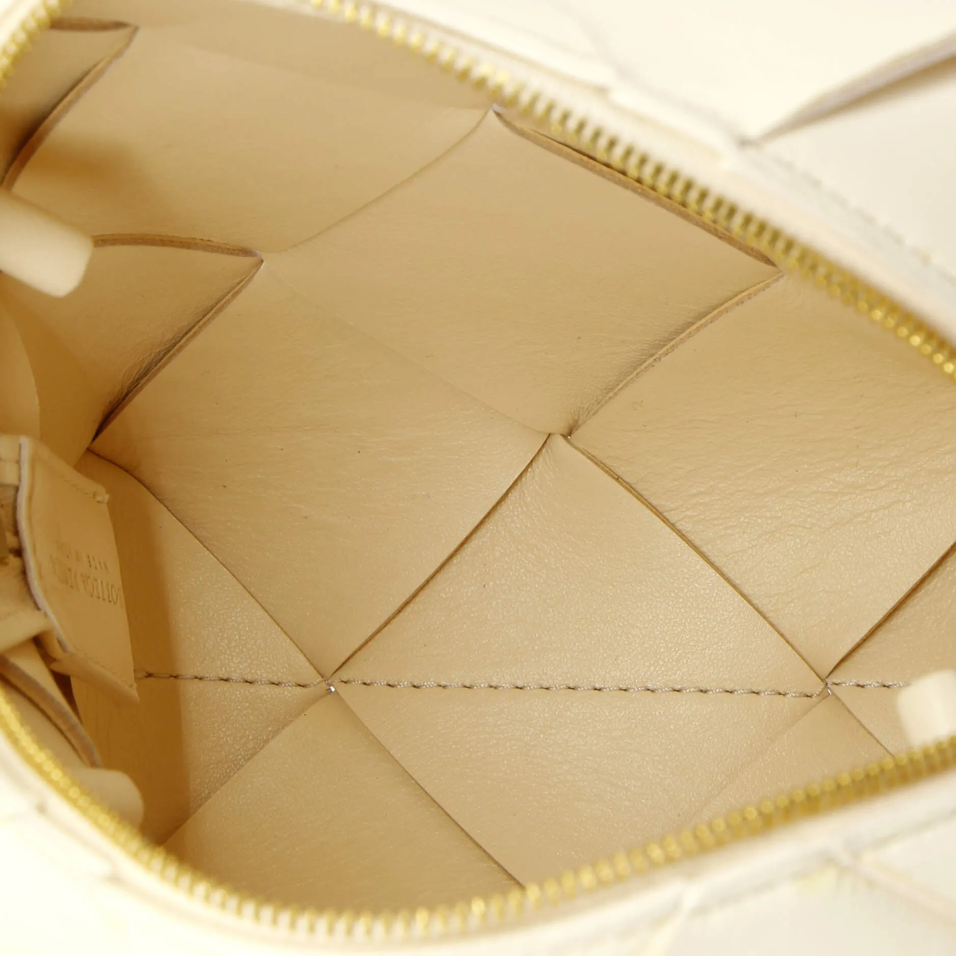 Cassette Camera Crossbody Bag Maxi Intrecciato Leather Mini