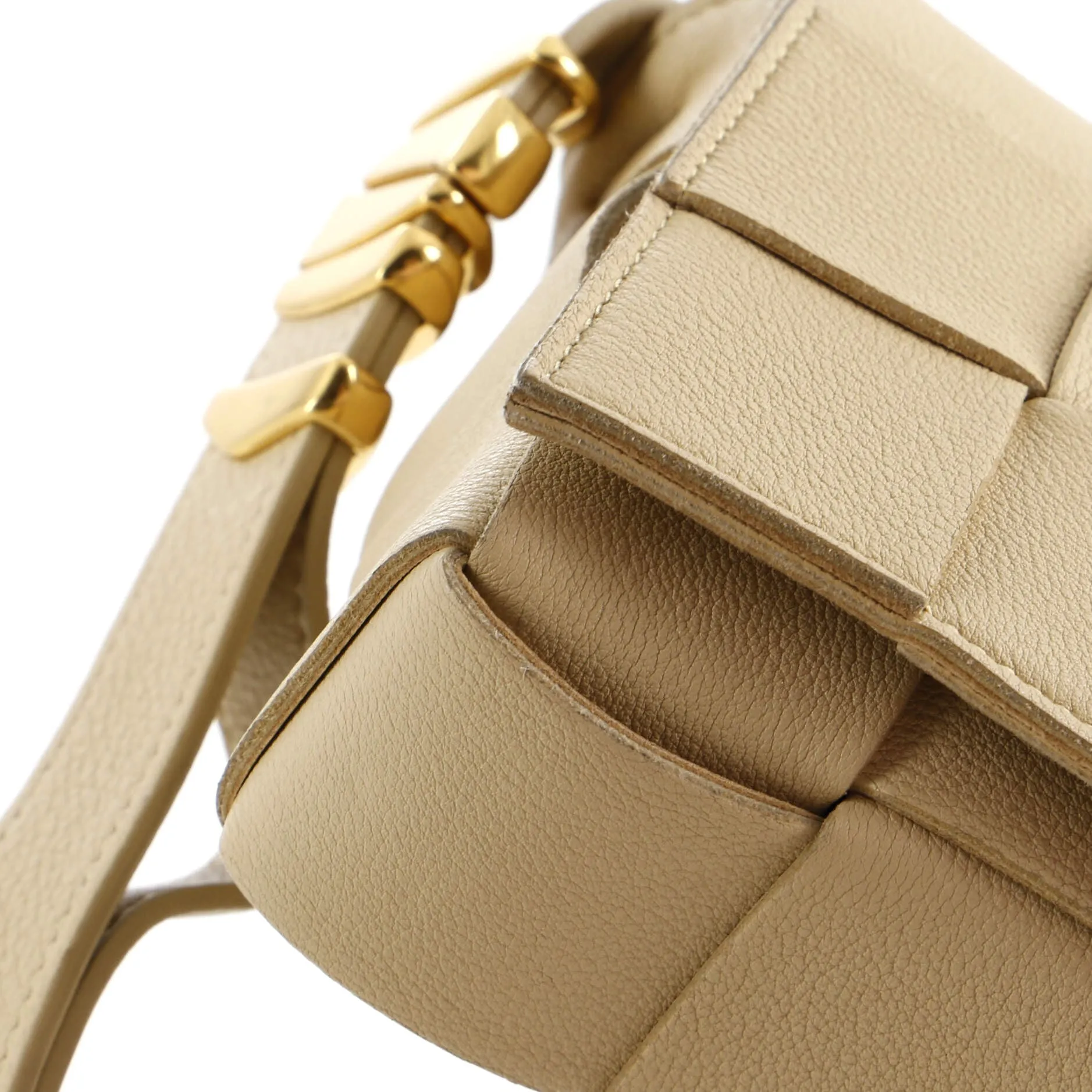 Cassette Crossbody Bag Maxi Intrecciato Grained Leather