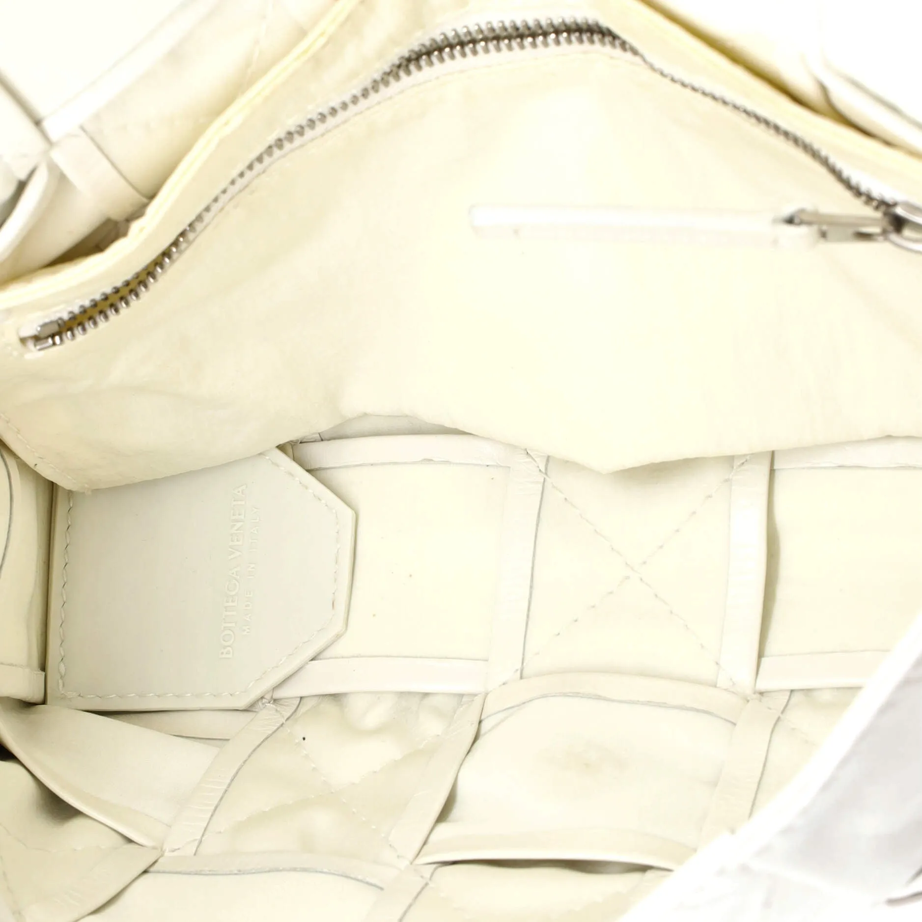 Cassette Crossbody Bag Maxi Intrecciato Leather
