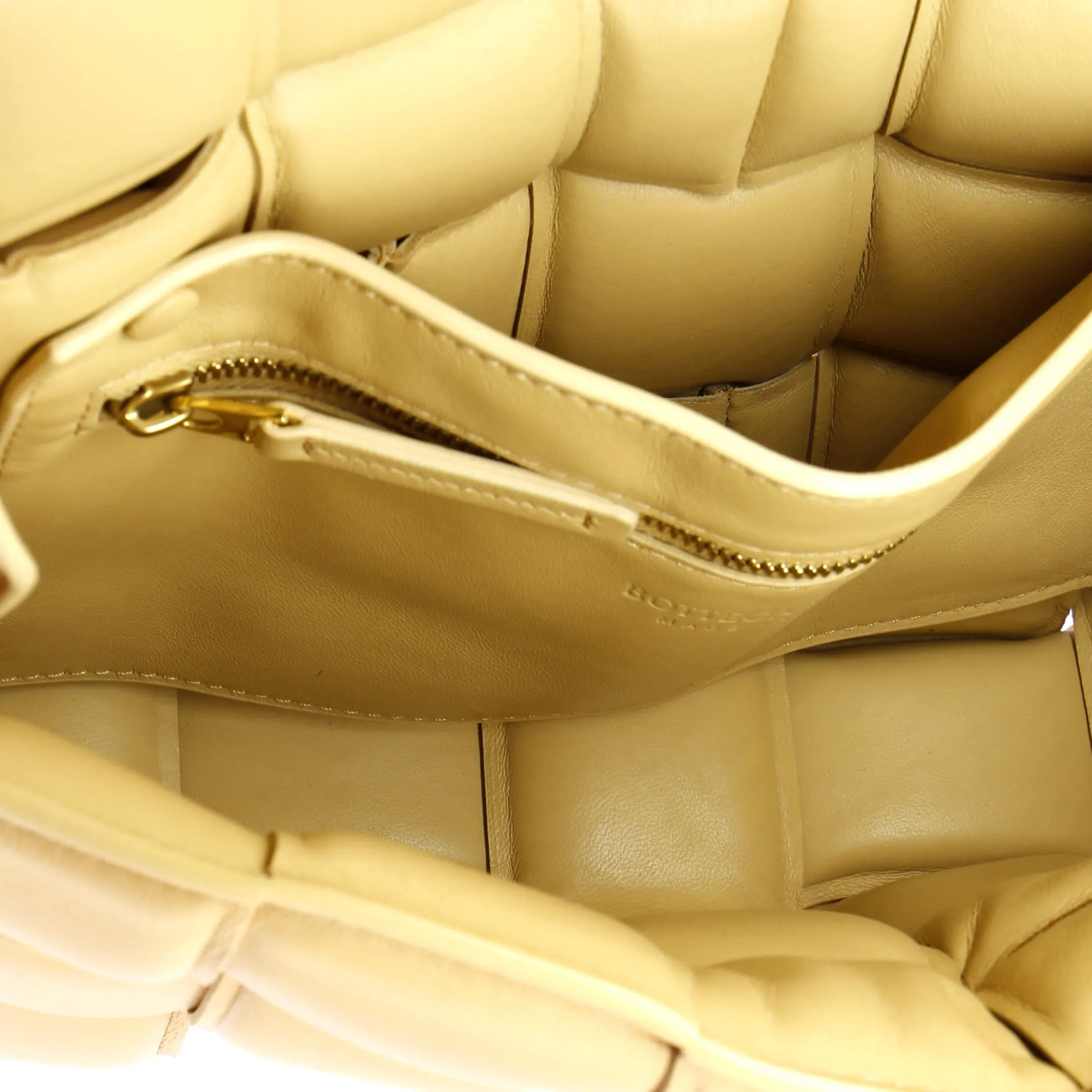 Cassette Crossbody Bag Padded Maxi Intrecciato Leather Small