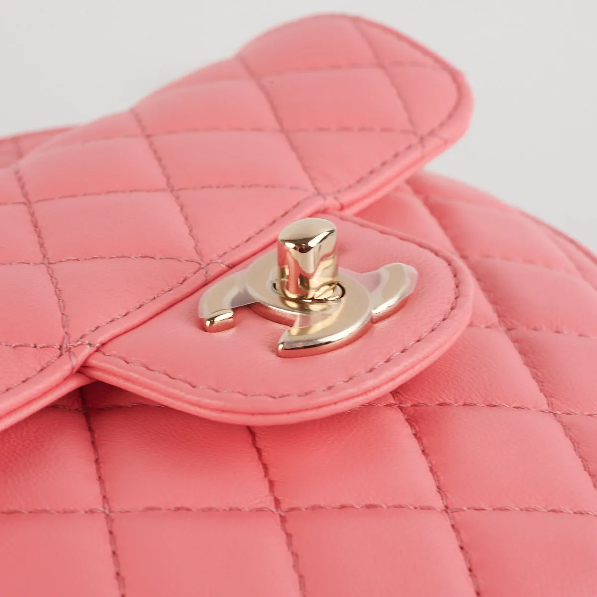 Chanel Heart Bag Large Lambskin Pink (Microchipped)