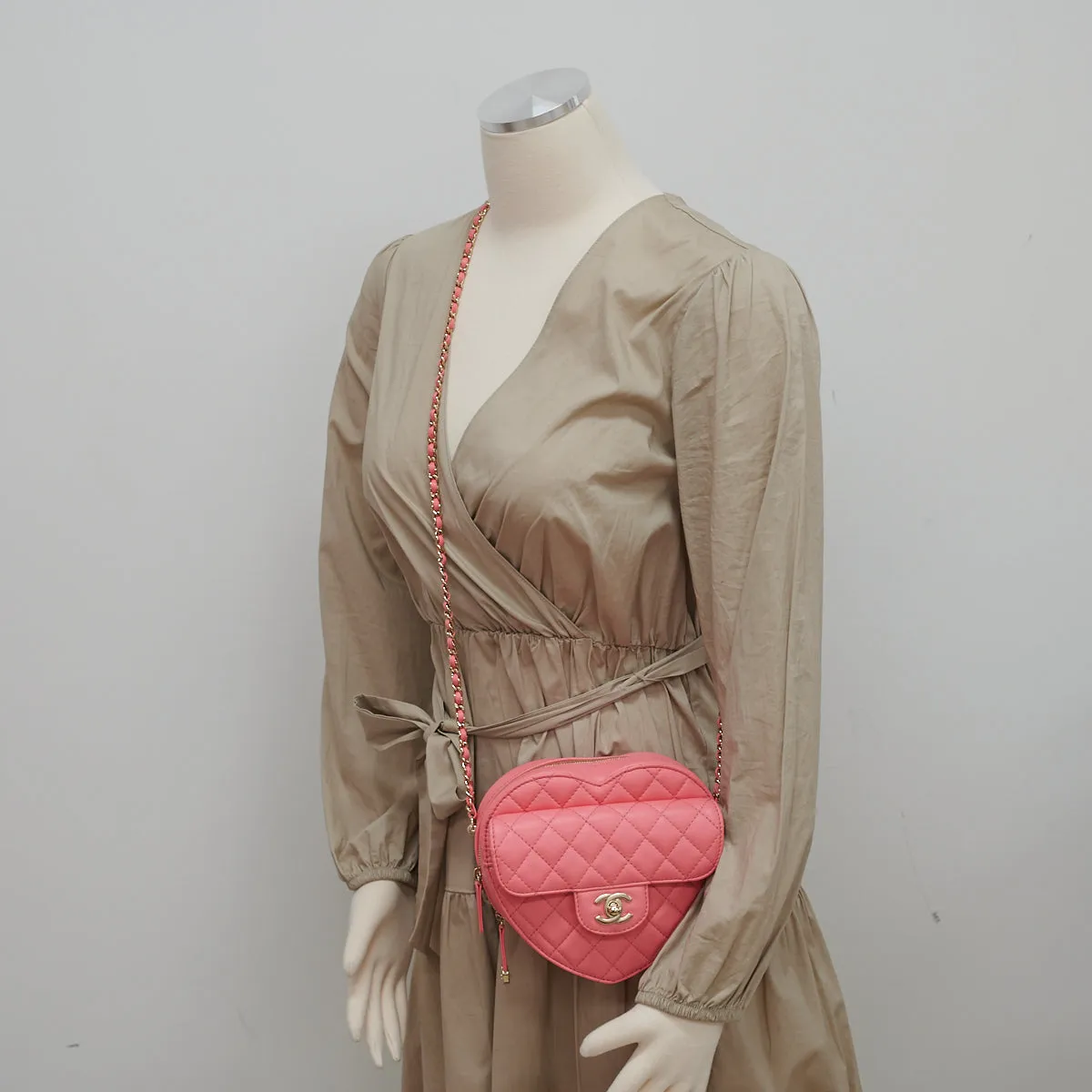 Chanel Heart Bag Large Lambskin Pink (Microchipped)