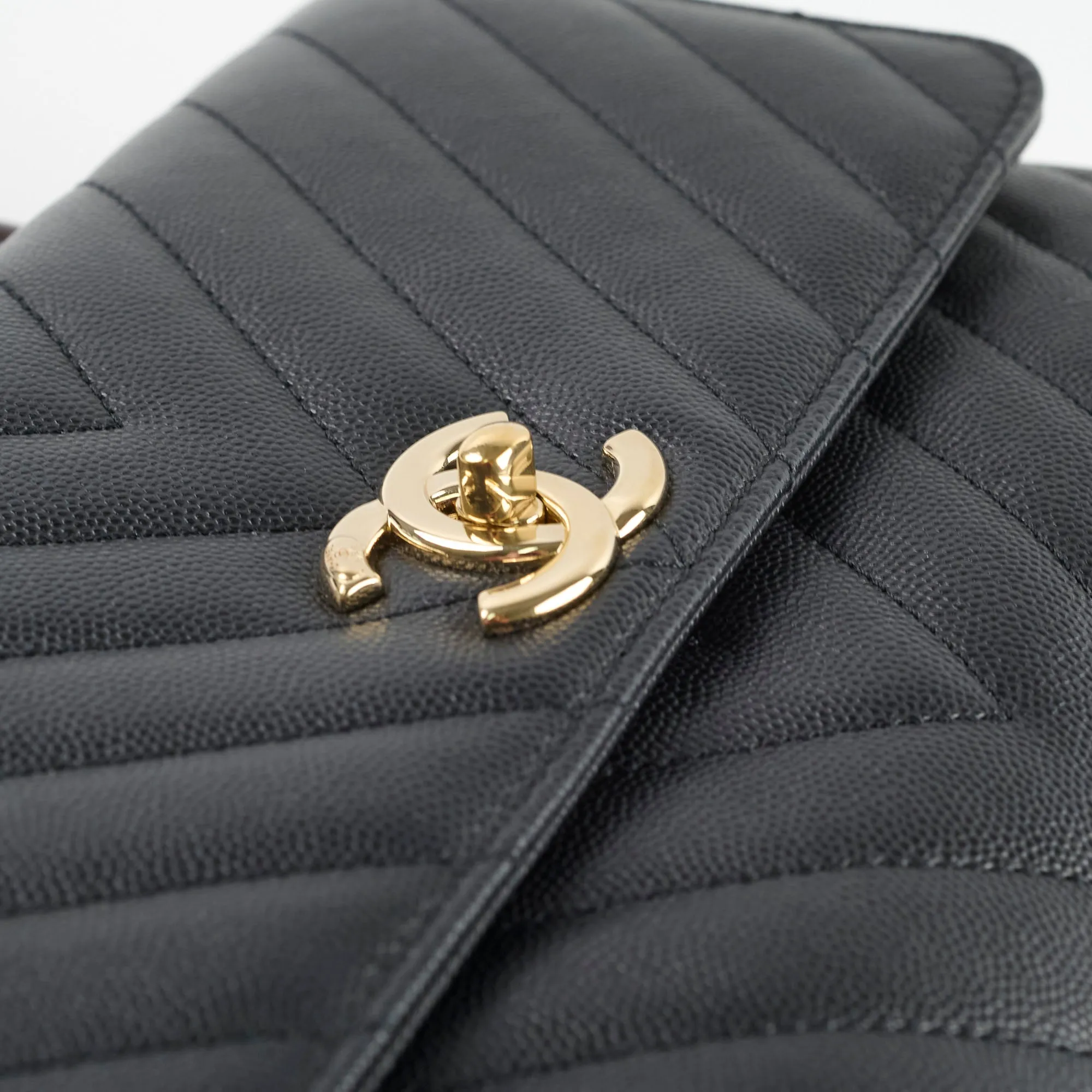 Chanel Medium Coco Handle (Lizard Top Handle) Black Chevron