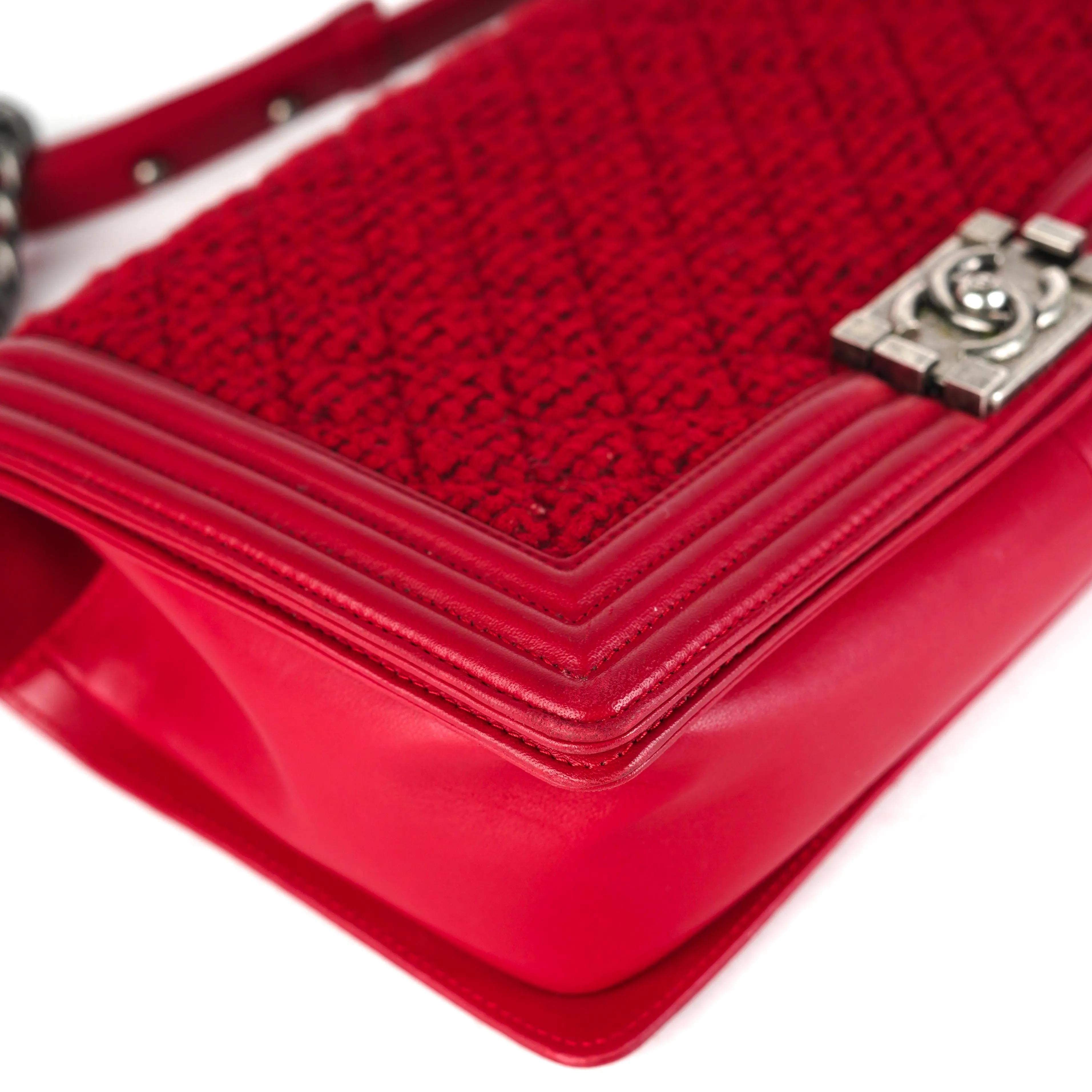 Chanel New Medium Boy Tweed Red