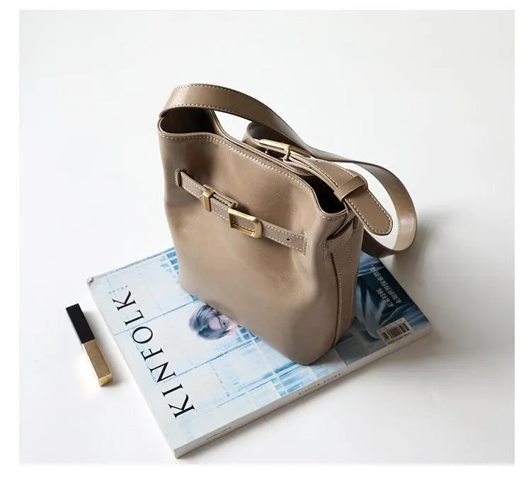 Classic Cowhide Leather Bucket Shoulder Bag with Gold-Tone Hardware Accents, Fashion Designer Bag, Chocolate Brown Black