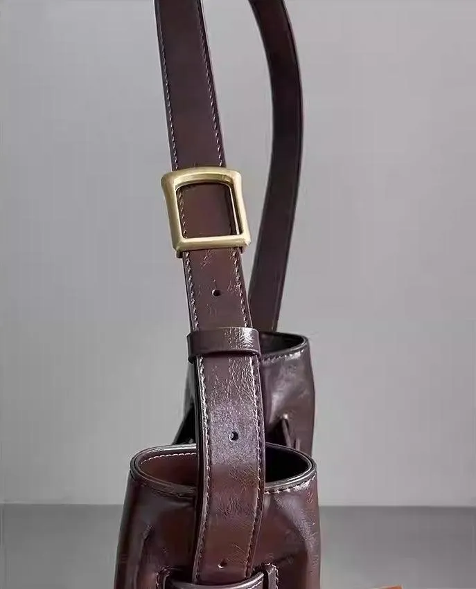 Classic Cowhide Leather Bucket Shoulder Bag with Gold-Tone Hardware Accents, Fashion Designer Bag, Chocolate Brown Black