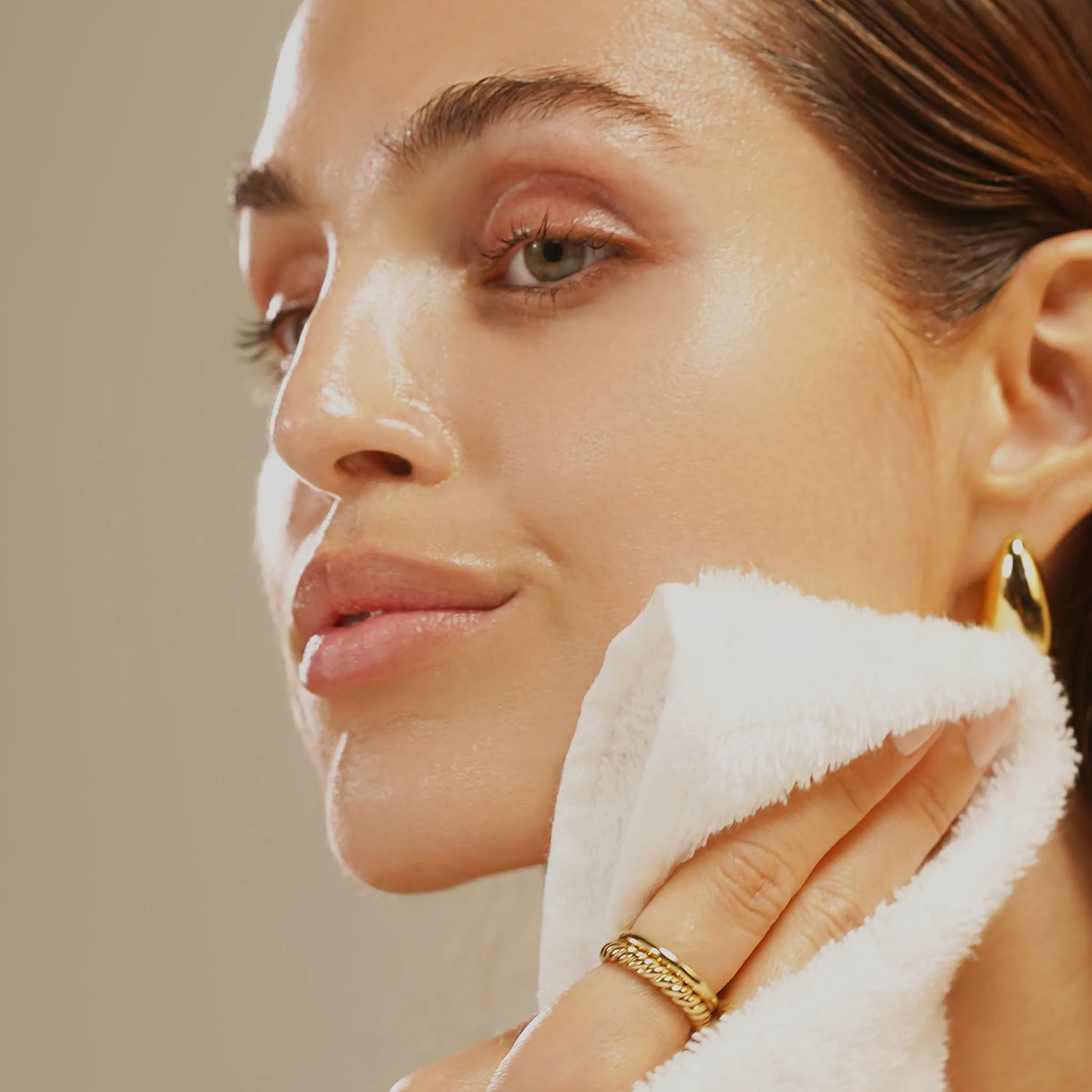 a tinted moisturizer,bubble moisturizer