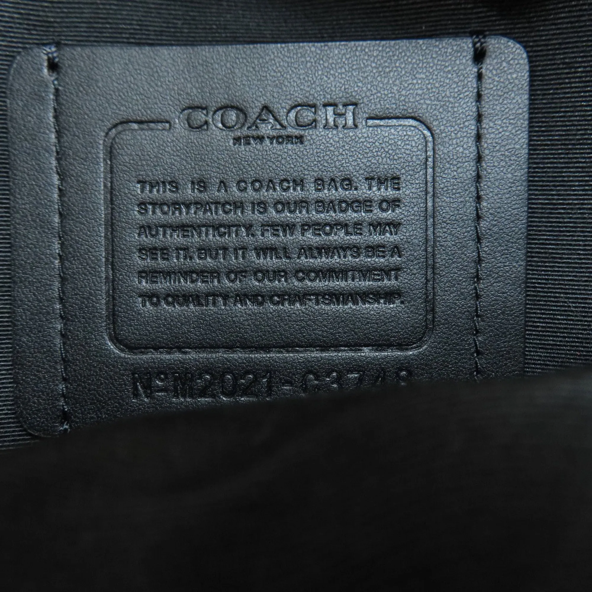 Coach Leather Sling Bag (Pre-Owned)