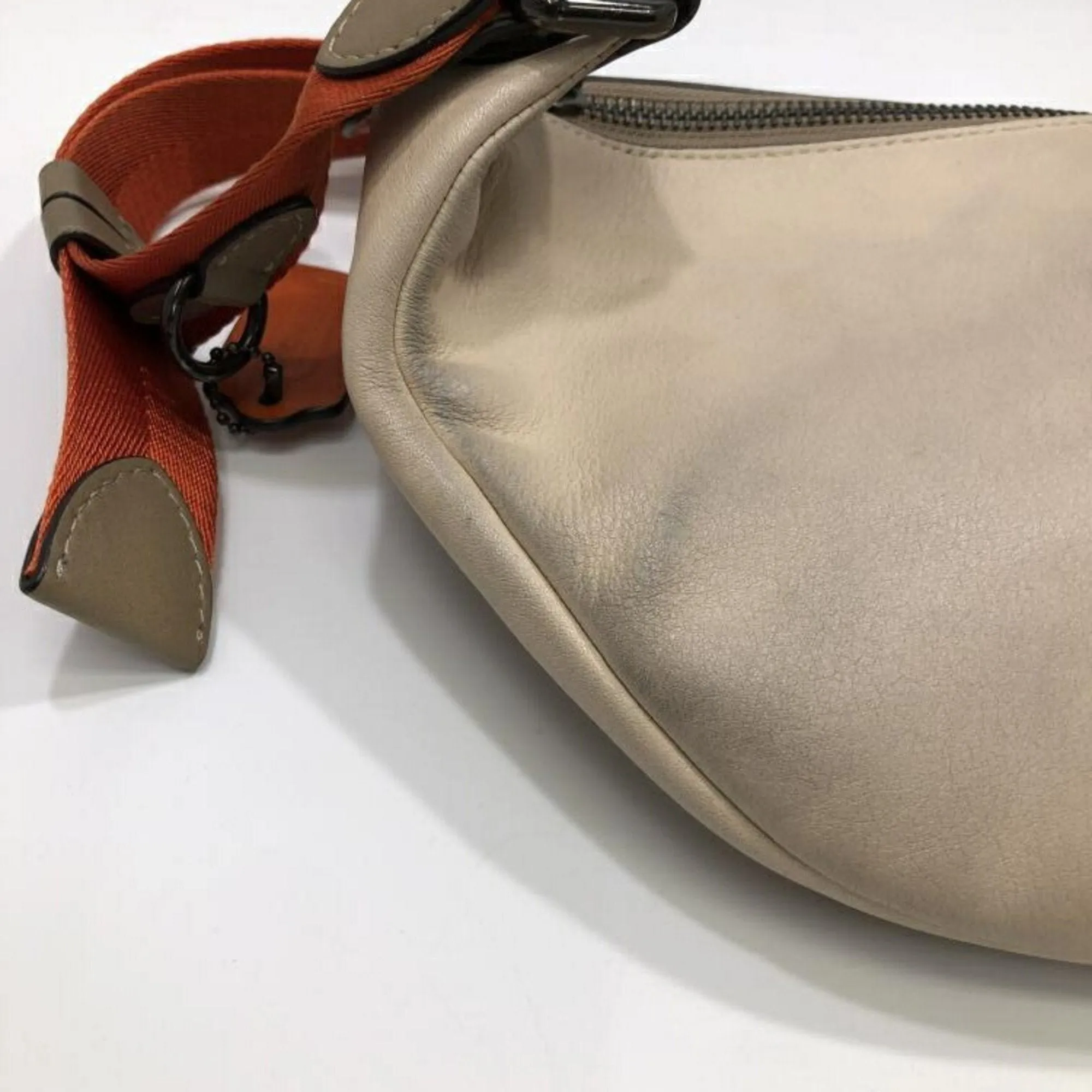 Coach Sling Bag (Pre-Owned)