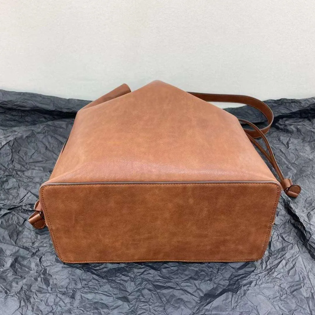 Elegant Cowhide Leather Bucket Tote Bag with Wide Strap?C Large Shoulder and Crossbody Bag for Women