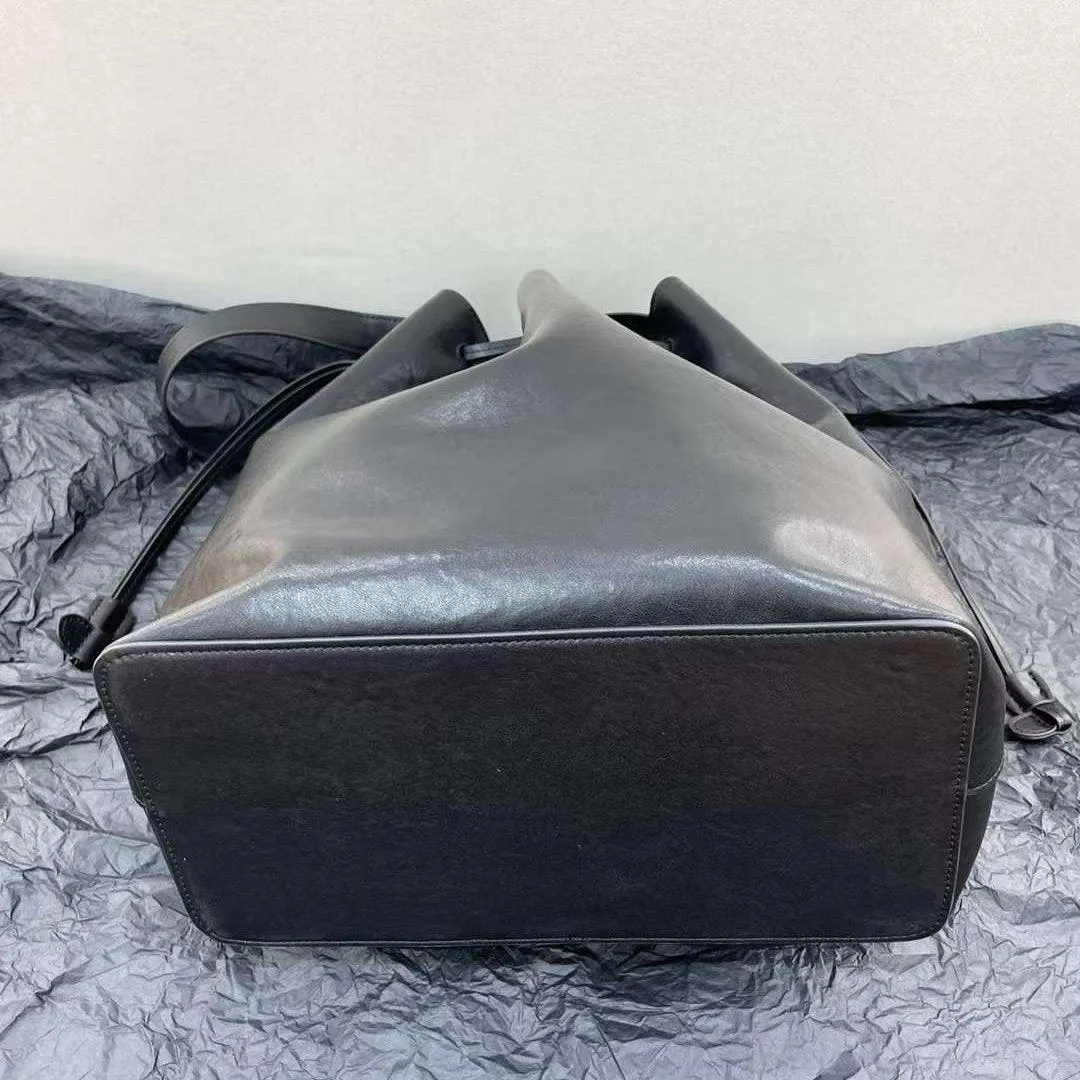 Elegant Cowhide Leather Bucket Tote Bag with Wide Strap?C Large Shoulder and Crossbody Bag for Women