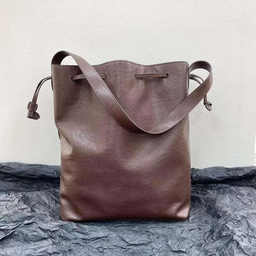 Elegant Cowhide Leather Bucket Tote Bag with Wide Strap?C Large Shoulder and Crossbody Bag for Women