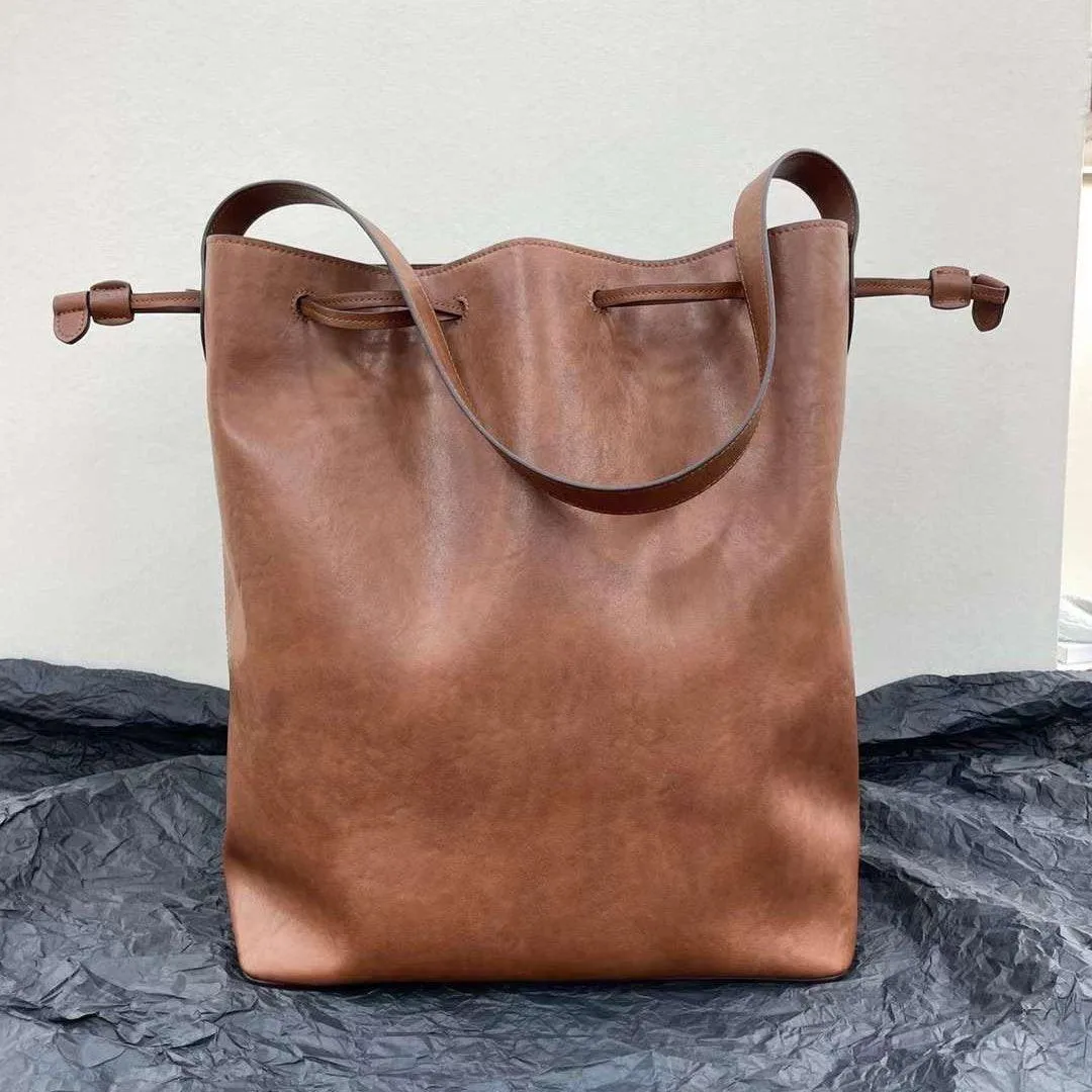 Elegant Cowhide Leather Bucket Tote Bag with Wide Strap?C Large Shoulder and Crossbody Bag for Women