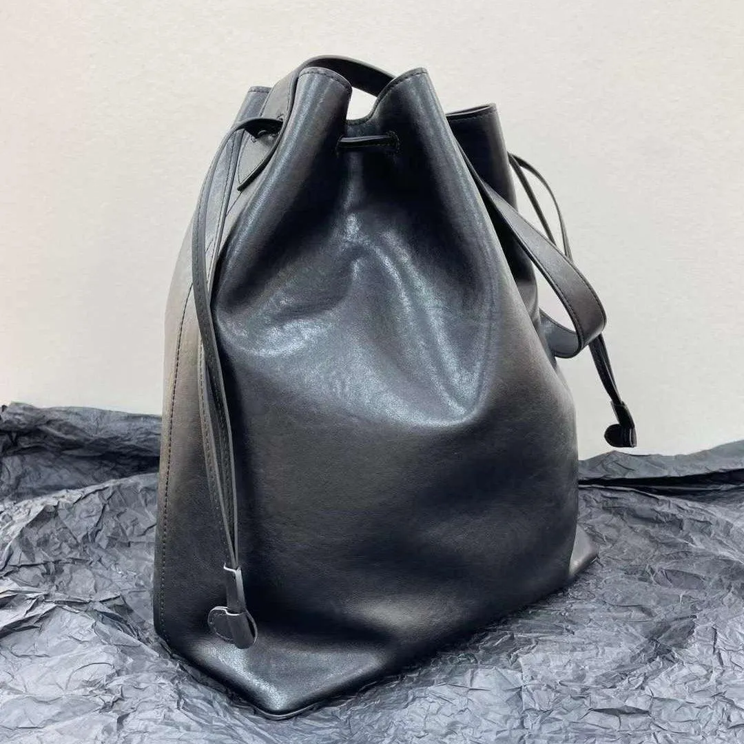 Elegant Cowhide Leather Bucket Tote Bag with Wide Strap?C Large Shoulder and Crossbody Bag for Women