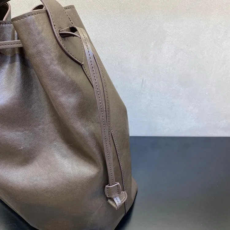 Elegant Cowhide Leather Bucket Tote Bag with Wide Strap?C Large Shoulder and Crossbody Bag for Women