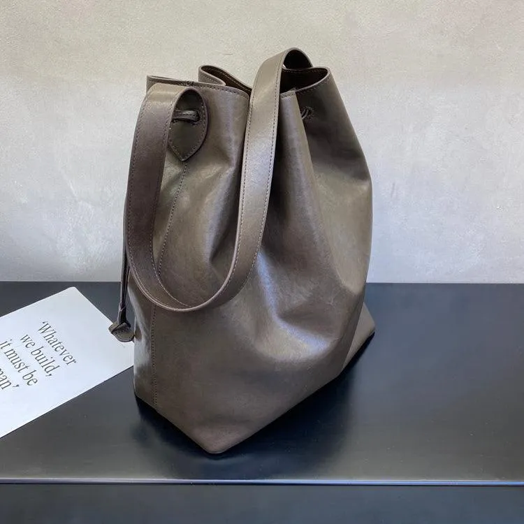 Elegant Cowhide Leather Bucket Tote Bag with Wide Strap?C Large Shoulder and Crossbody Bag for Women