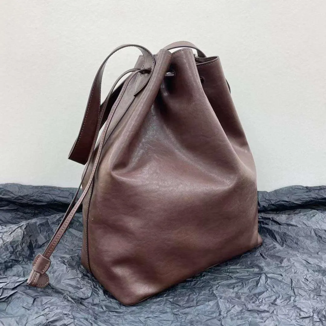 Elegant Cowhide Leather Bucket Tote Bag with Wide Strap?C Large Shoulder and Crossbody Bag for Women