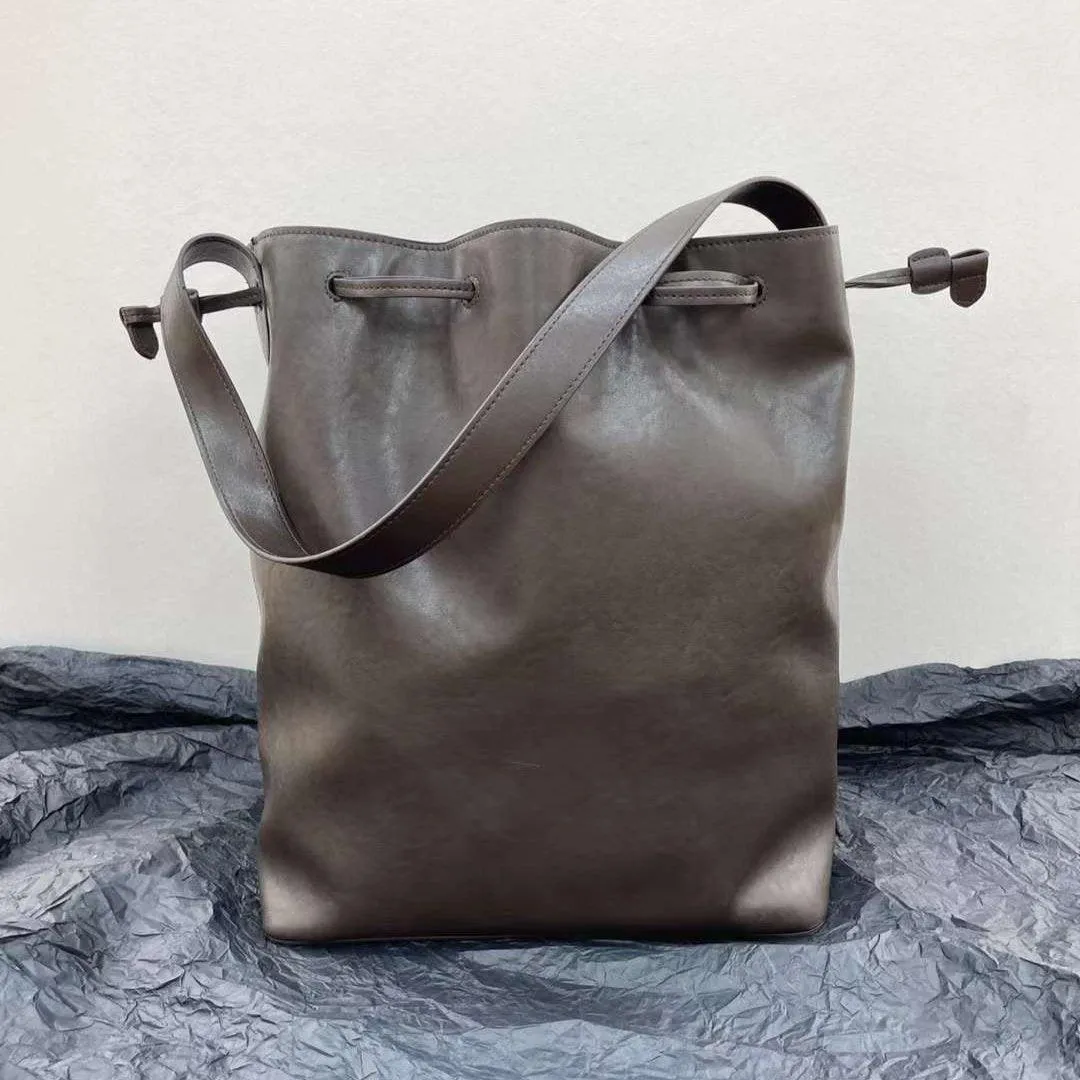 Elegant Cowhide Leather Bucket Tote Bag with Wide Strap?C Large Shoulder and Crossbody Bag for Women