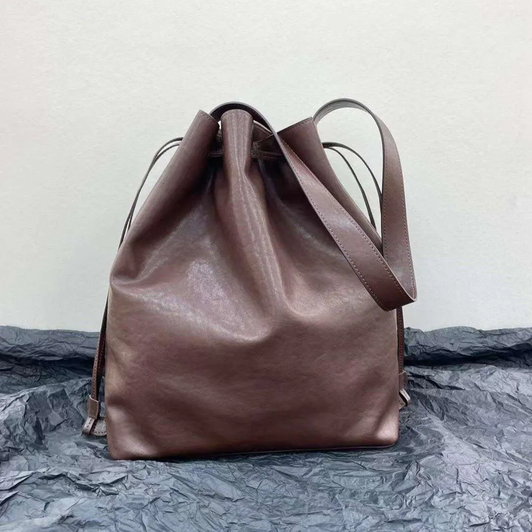 Elegant Cowhide Leather Bucket Tote Bag with Wide Strap?C Large Shoulder and Crossbody Bag for Women