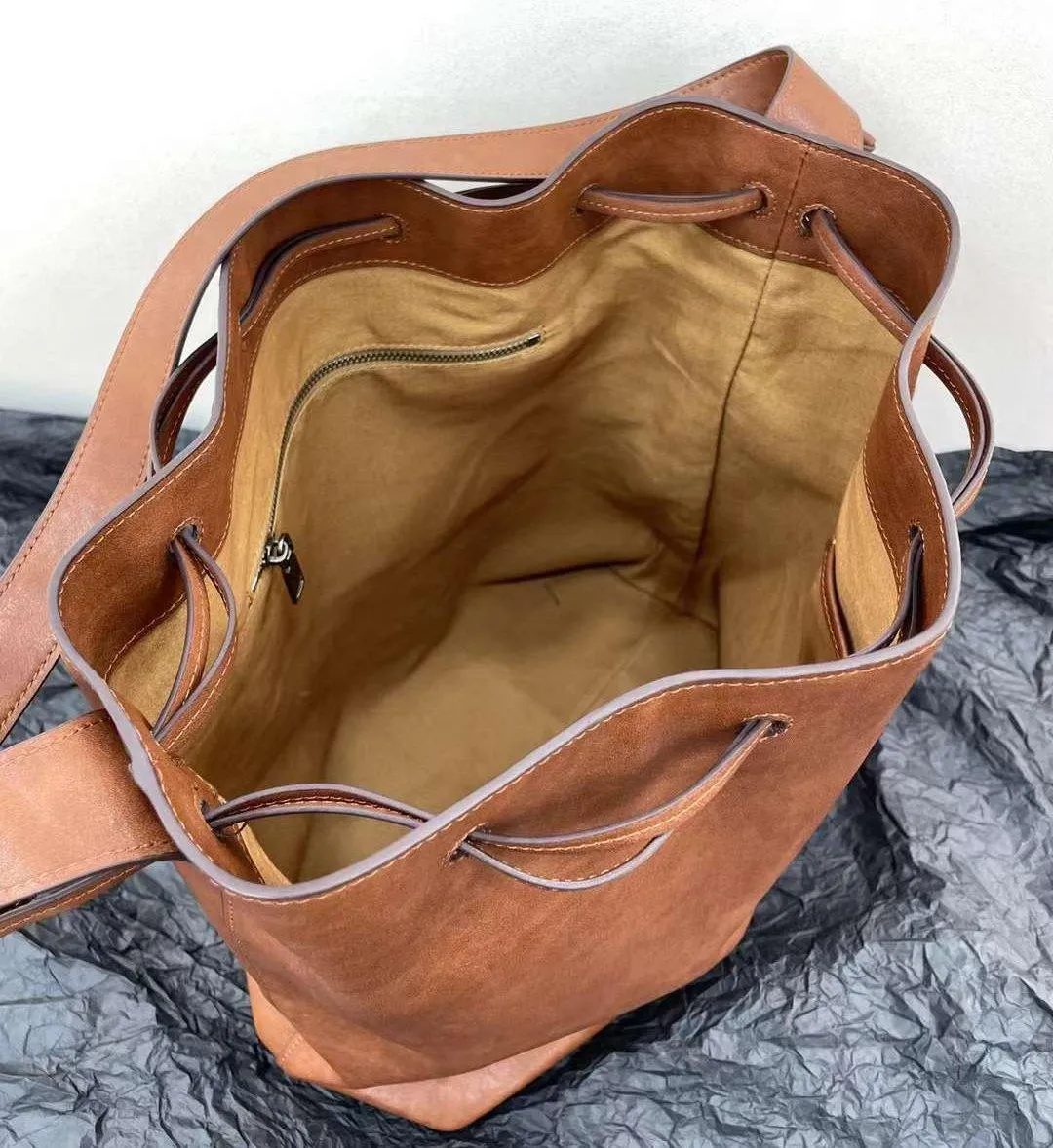 Elegant Cowhide Leather Bucket Tote Bag with Wide Strap?C Large Shoulder and Crossbody Bag for Women