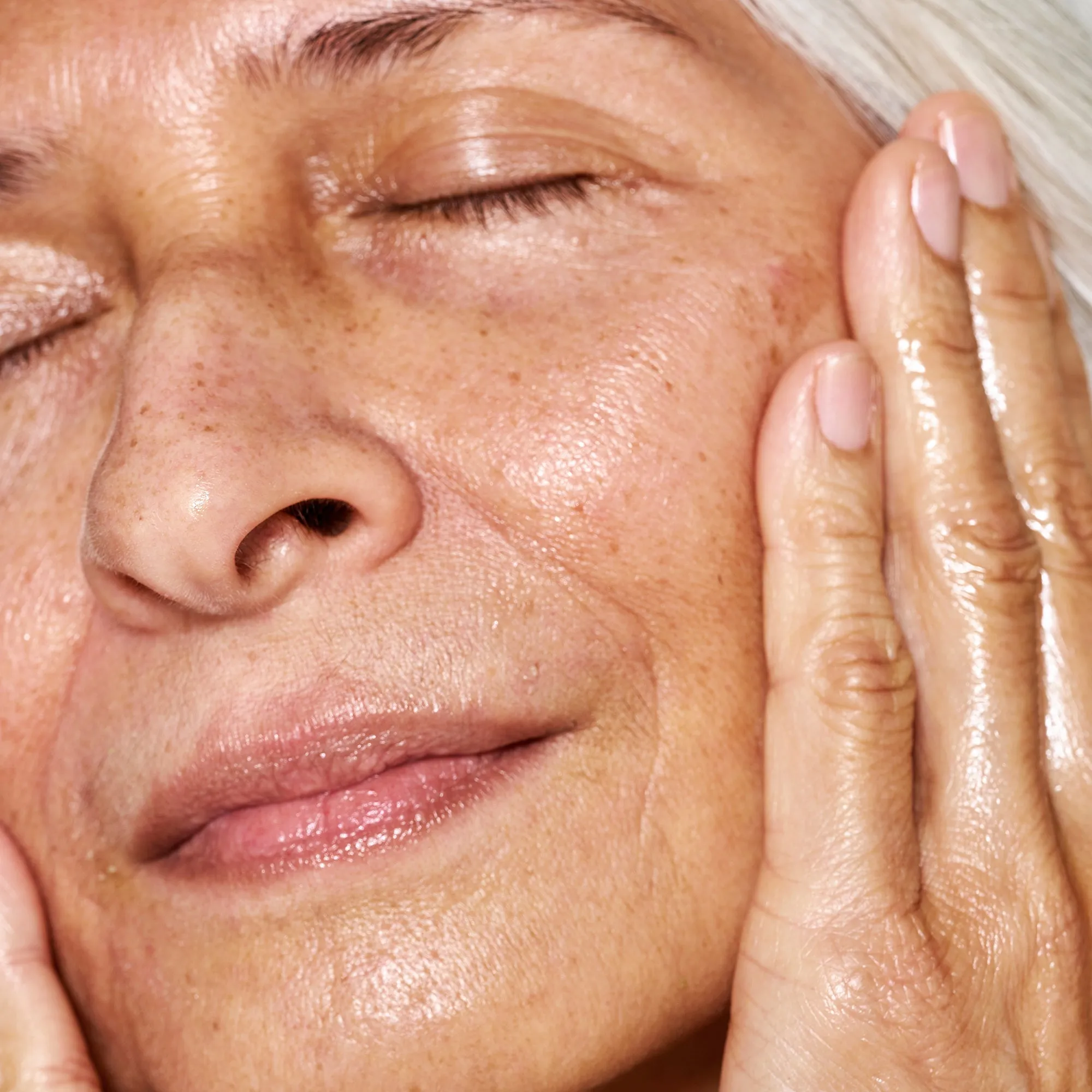 a tinted moisturizer,bubble moisturizer