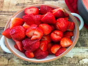Fresh Strawberries Type Fragrance Oil sweet food-inspired fragrance oil