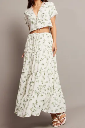 Green Floral Maxi Skirt Tiered High Rise Elastic Waistband,skirt,denim skirt,mini skirt,maxi skirt,jean skirt,skort,tennis skirt,pleated skirt,pencil skirt,bubble skirt,plisse skirt,fitted skirt,midi skirt,short skirt,short mini skirt,leather skirt,a line 