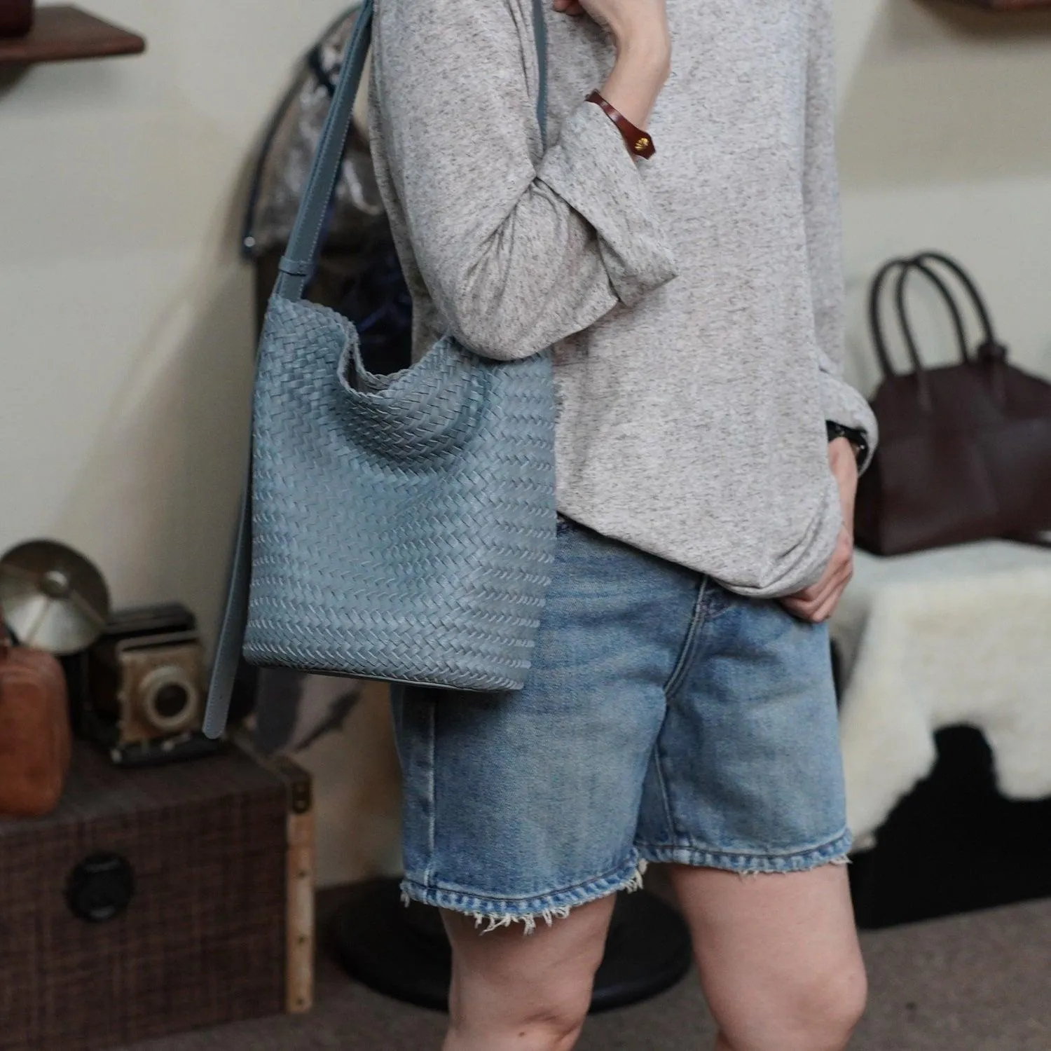 Handwoven Full-Grain Leather Bucket Bag | Stylish Shoulder Bag for Women | Leather Beach Bag