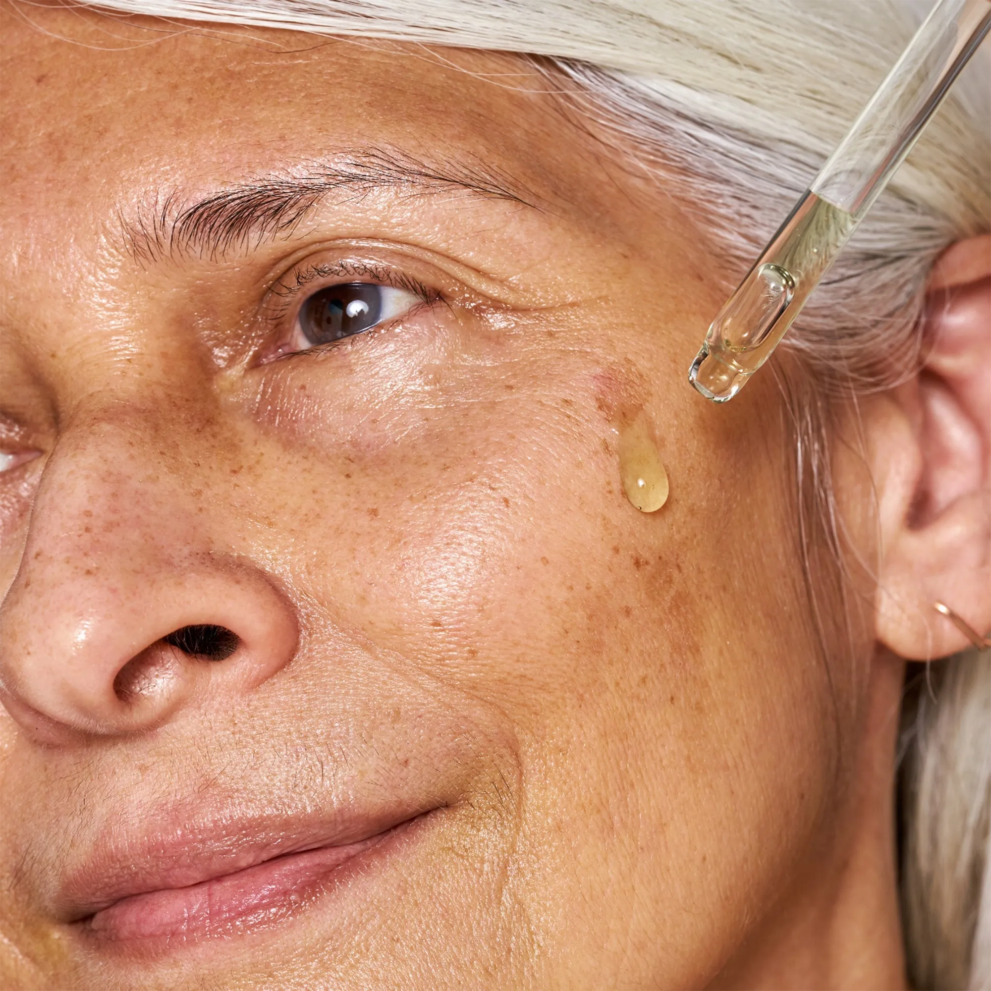 a tinted moisturizer,bubble moisturizer