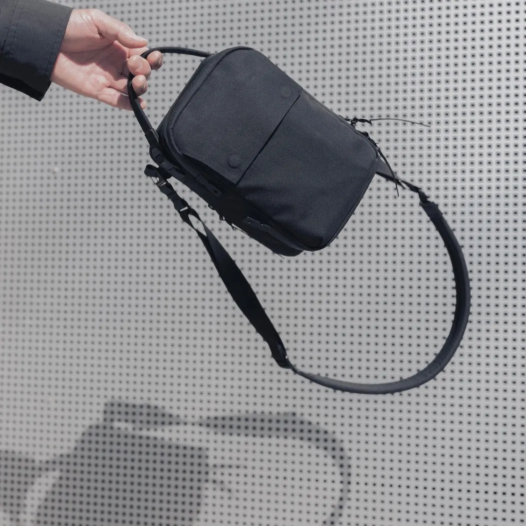 Kompak 5L Crossbody Bag - Black Ember