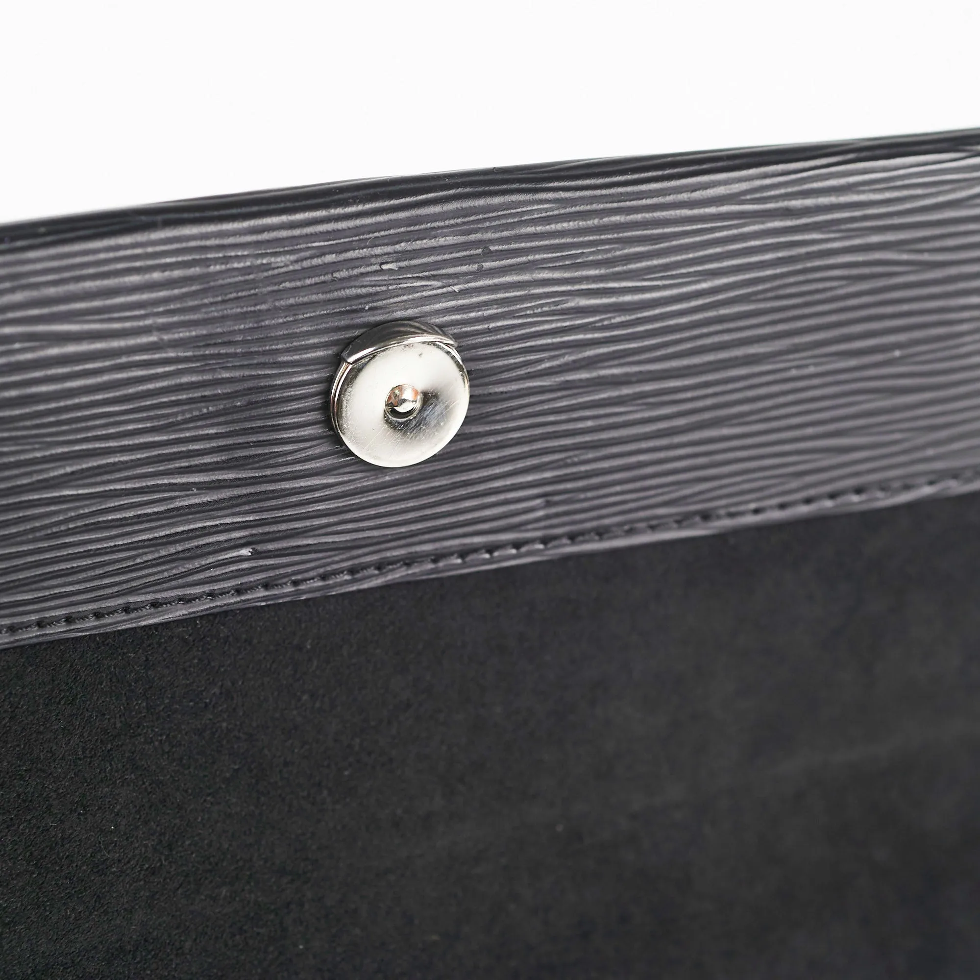 Louis Vuitton Cluny MM Epi Black Bag