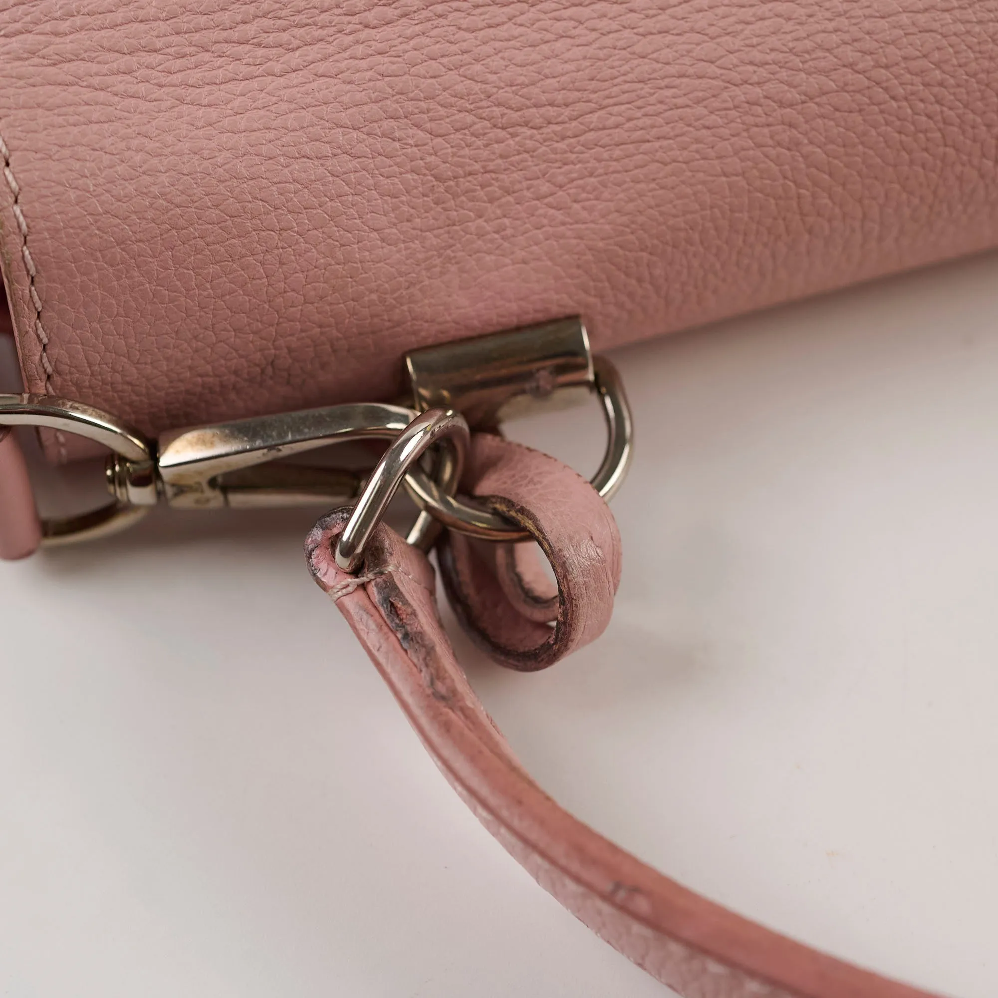 Louis Vuitton Lock Me Light Pink