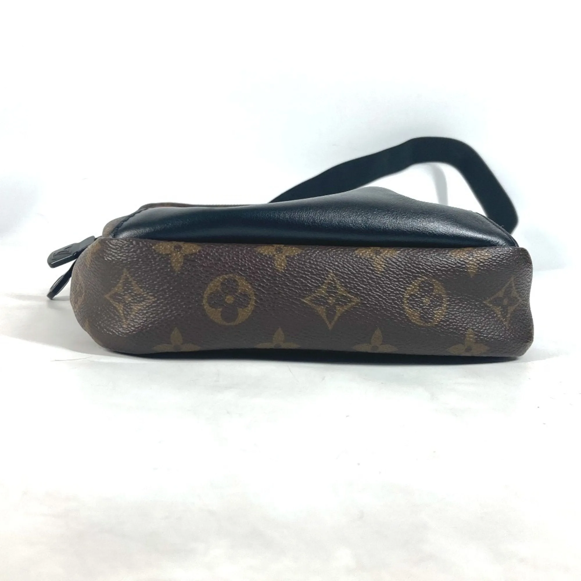 Louis Vuitton  Monogram Canvas Sling Bag (Pre-Owned)