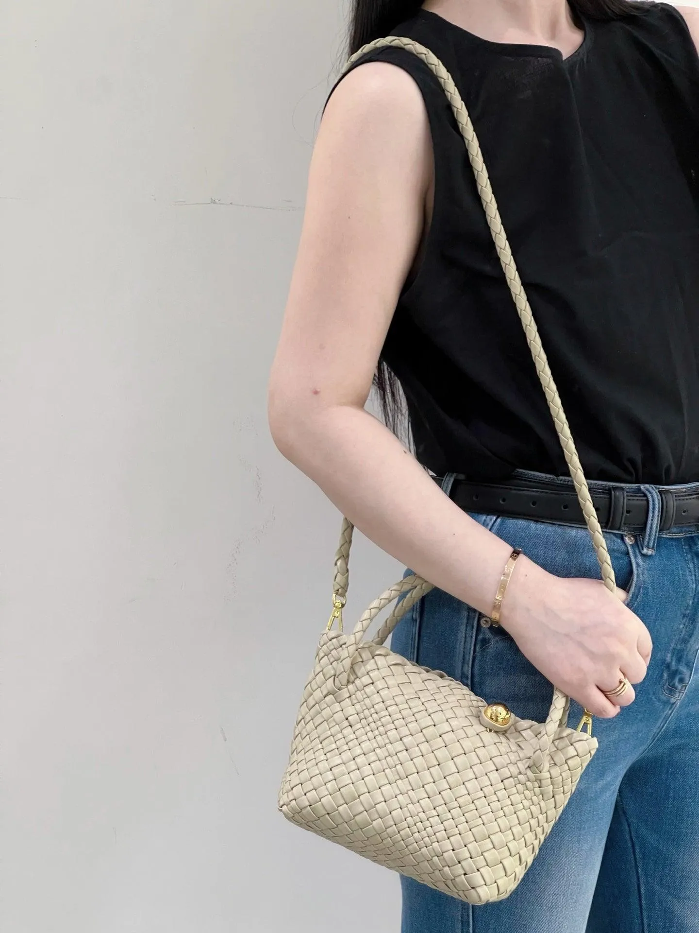 Luxury Handwoven Lambskin Leather Shoulder Bucket Bag with Sculptural Gold Sphere Closure and Double Handle Design ?C Spacious & Versatile Carryall