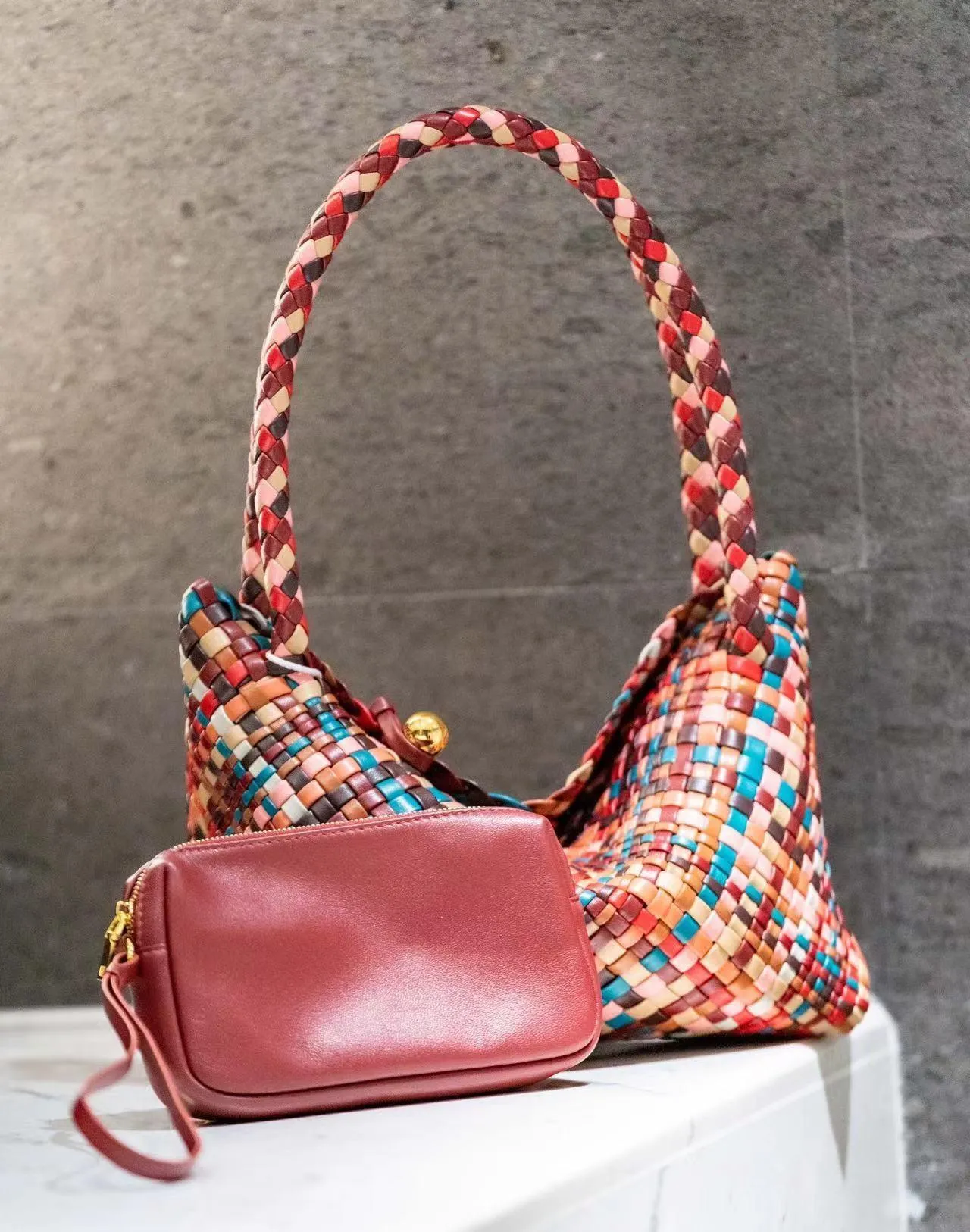 Luxury Handwoven Lambskin Leather Shoulder Bucket Bag with Sculptural Gold Sphere Closure and Double Handle Design ?C Spacious & Versatile Carryall