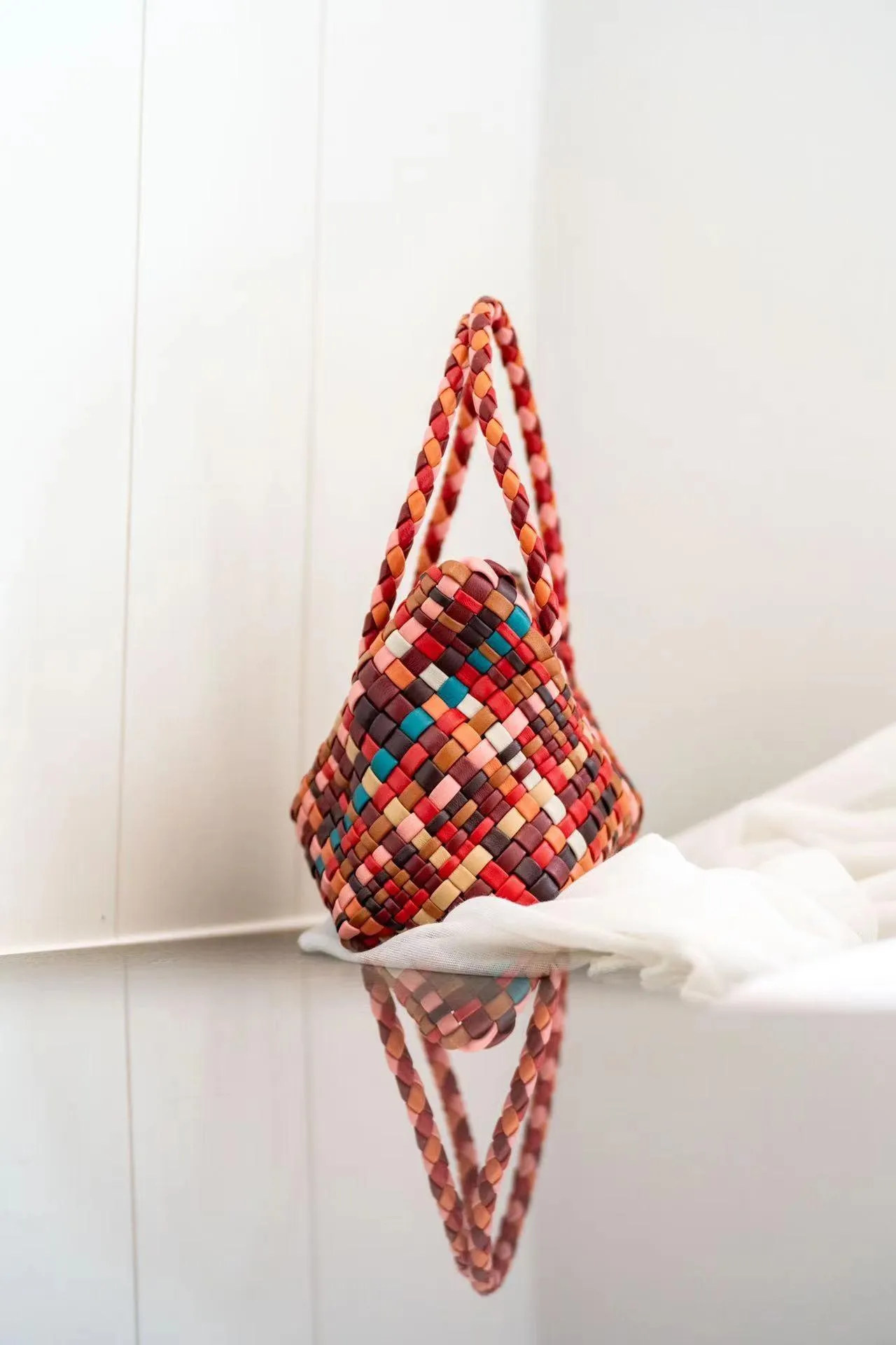 Luxury Handwoven Lambskin Leather Shoulder Bucket Bag with Sculptural Gold Sphere Closure and Double Handle Design ?C Spacious & Versatile Carryall