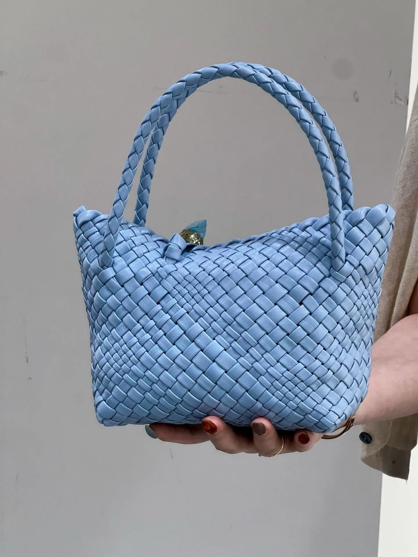 Luxury Handwoven Lambskin Leather Shoulder Bucket Bag with Sculptural Gold Sphere Closure and Double Handle Design ?C Spacious & Versatile Carryall