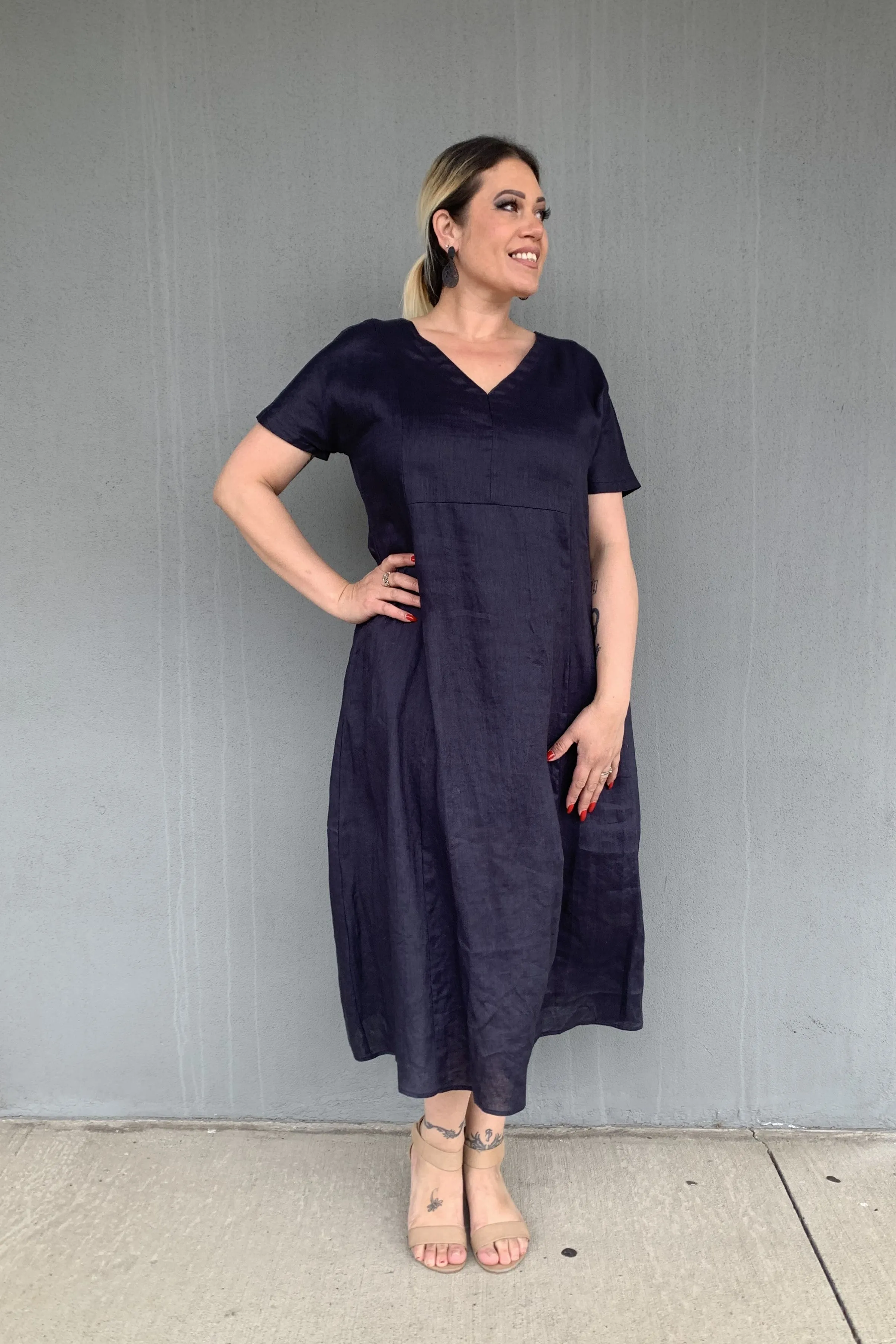 Magazine - 2024SS-11 Wendy Vee Neck Dress