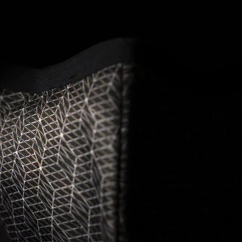 Masque facial à ions d'argent Pacsafe x Carryology