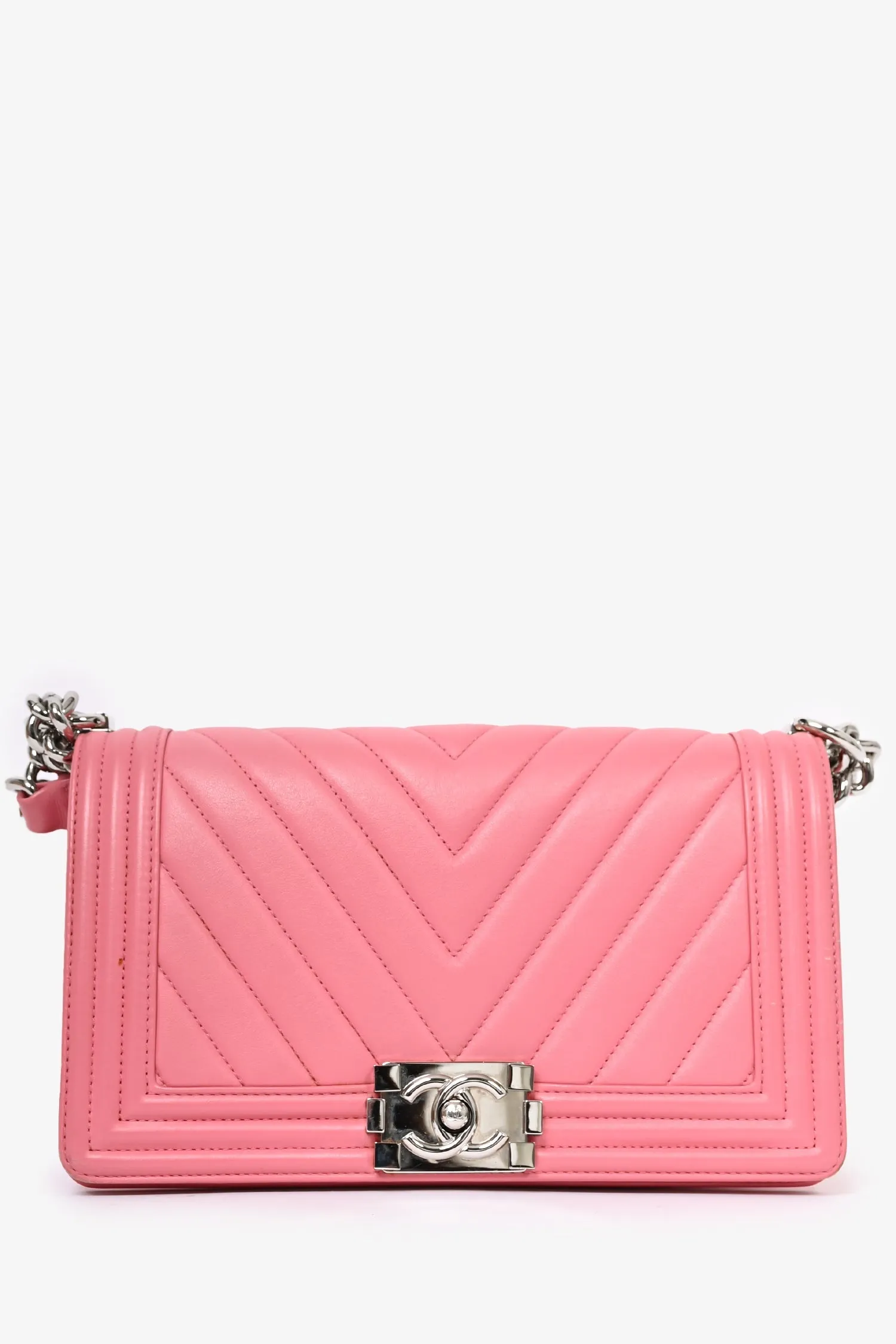 Pre-Loved Chanel? 2016/17 Pink Leather Chevron Patterned Medium Boy Crossbody