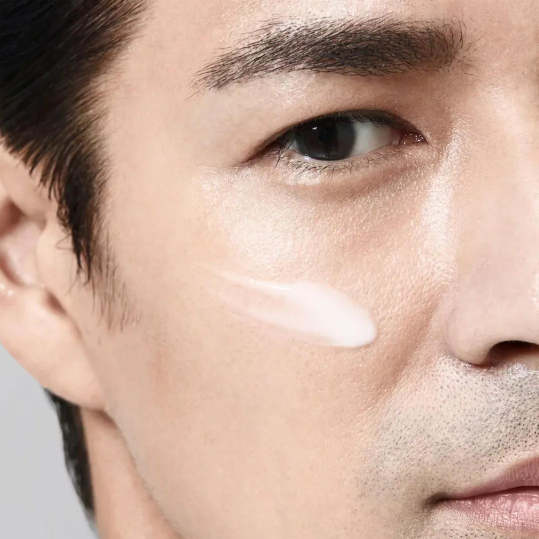 Shiseido Men Energizing Moisturizer Extra Light Fluid